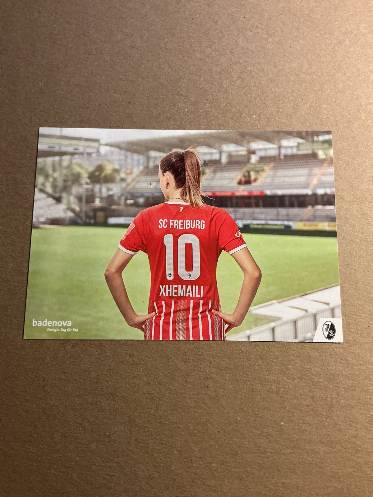 Riola Xhemaili, Switzerland 🇨🇭 SC Freiburg 2022/23 hand signed - Autographs-World