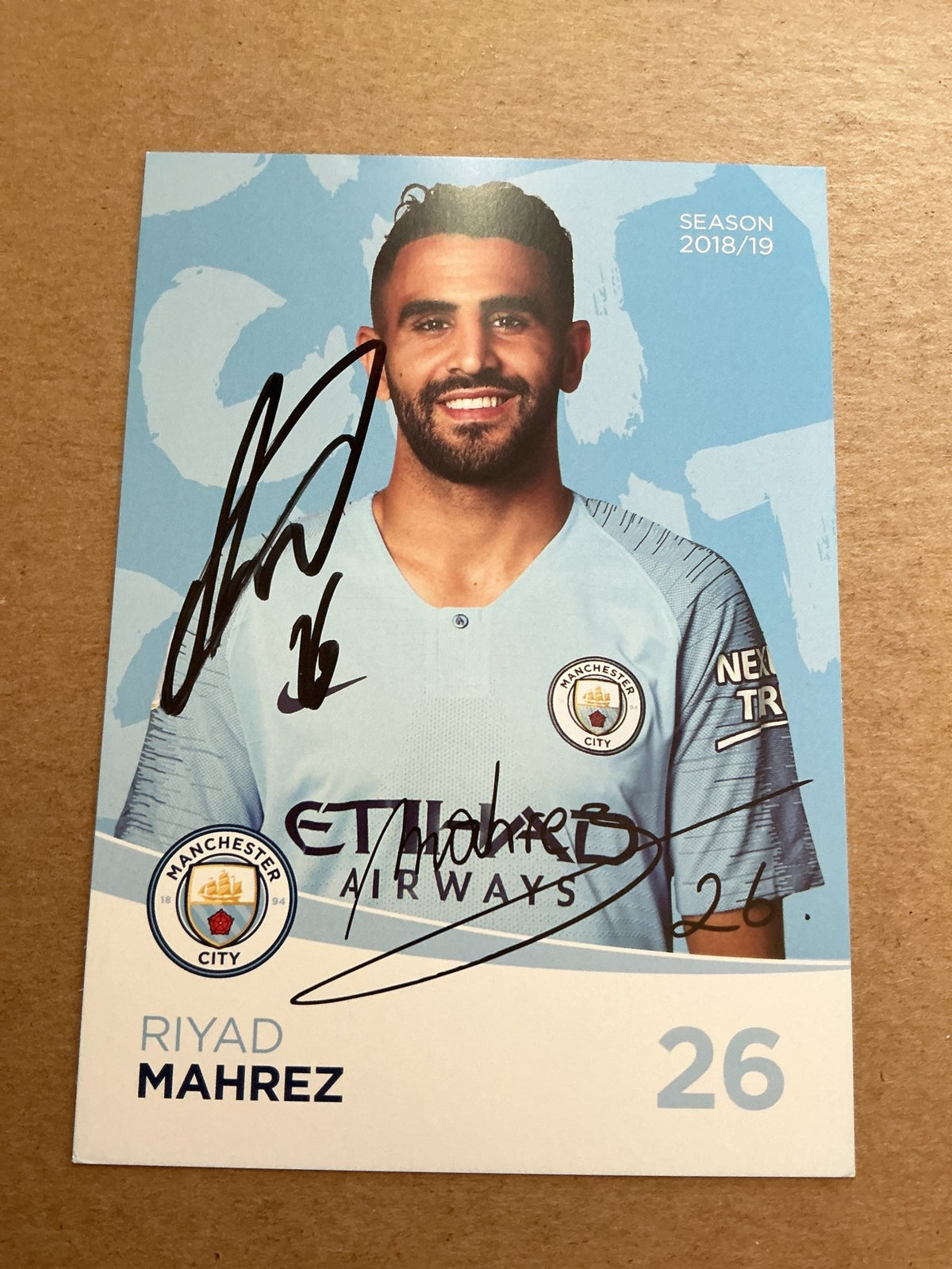 Riyad Mahrez, Algeria 🇩🇿 Manchester City 2018/19 hand signed - Autographs-World