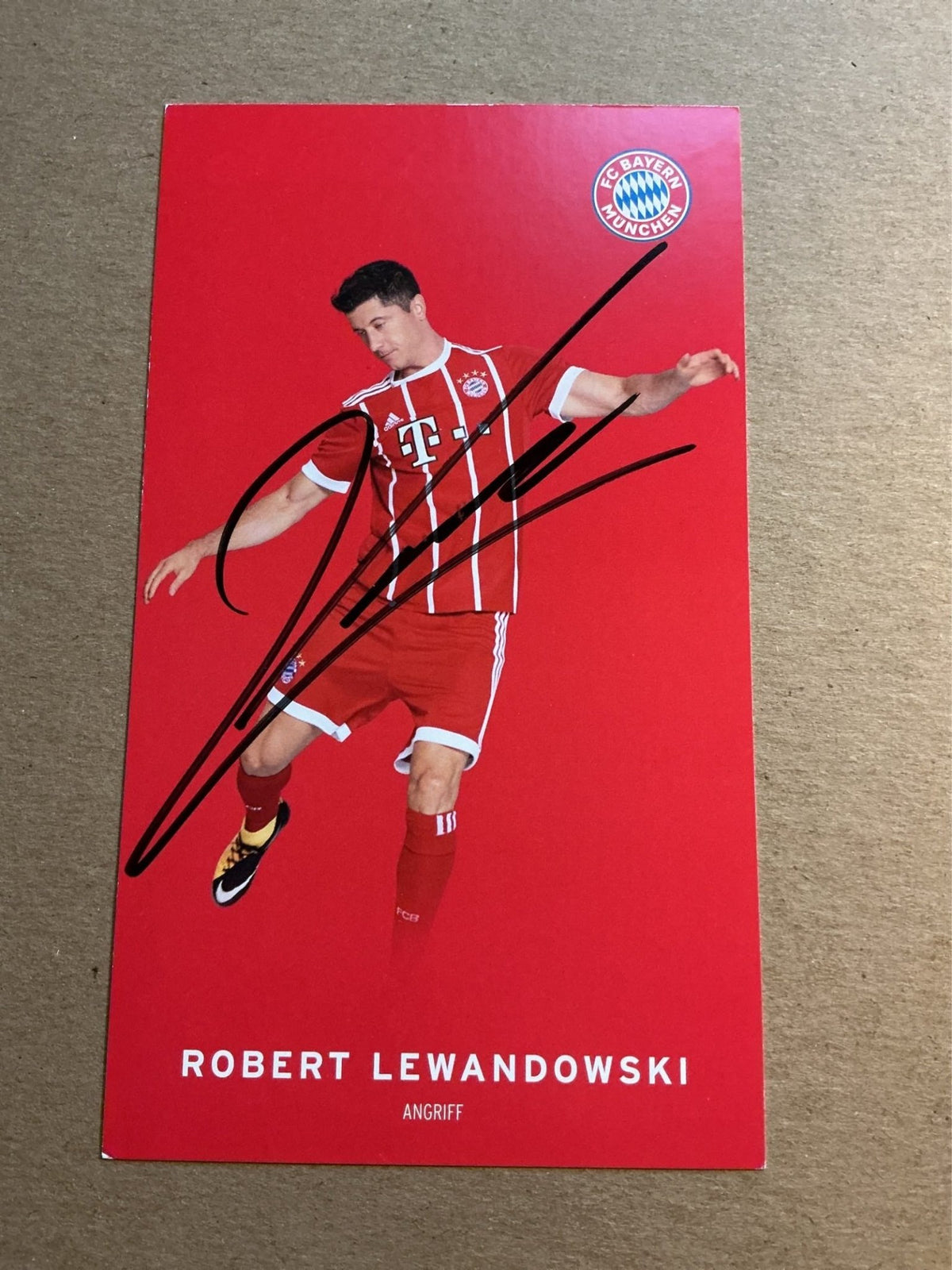 Robert Lewandowski, Poland 🇵🇱 FC Bayern München 2017/18 hand signed - Autographs-World
