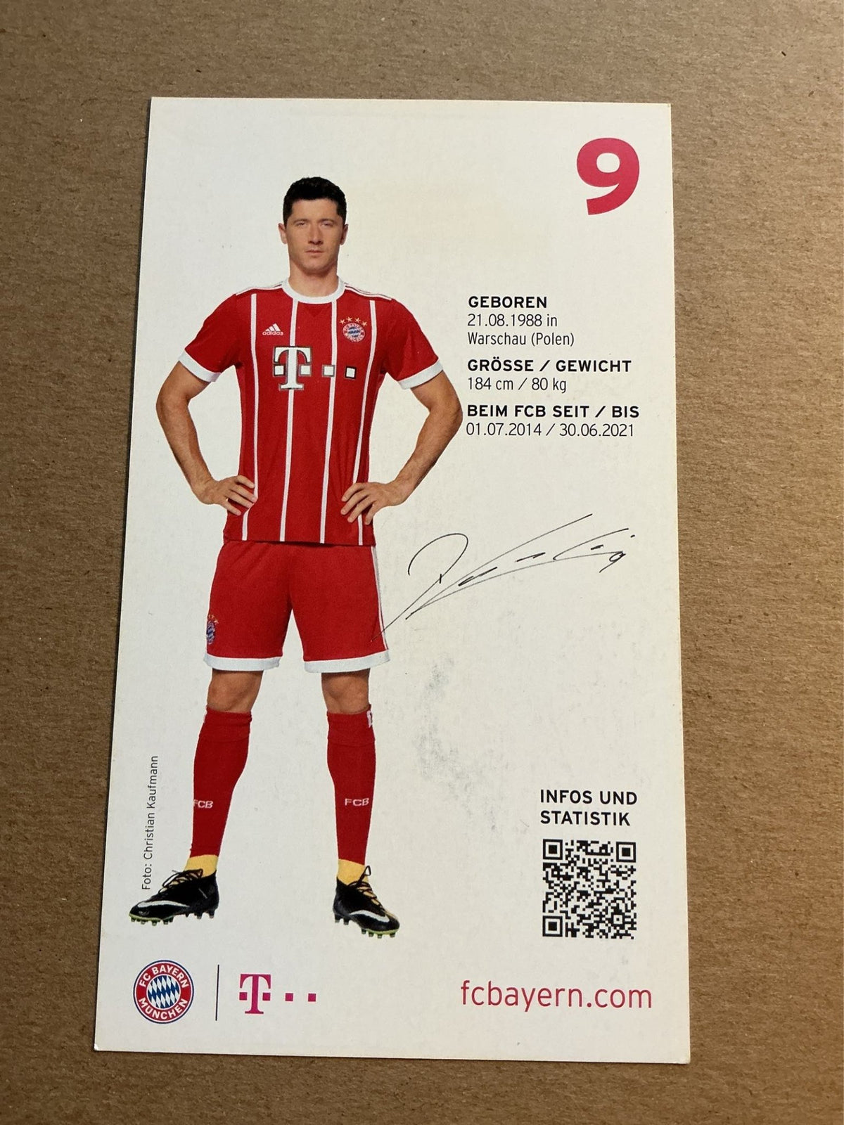 Robert Lewandowski, Poland 🇵🇱 FC Bayern München 2017/18 hand signed - Autographs-World
