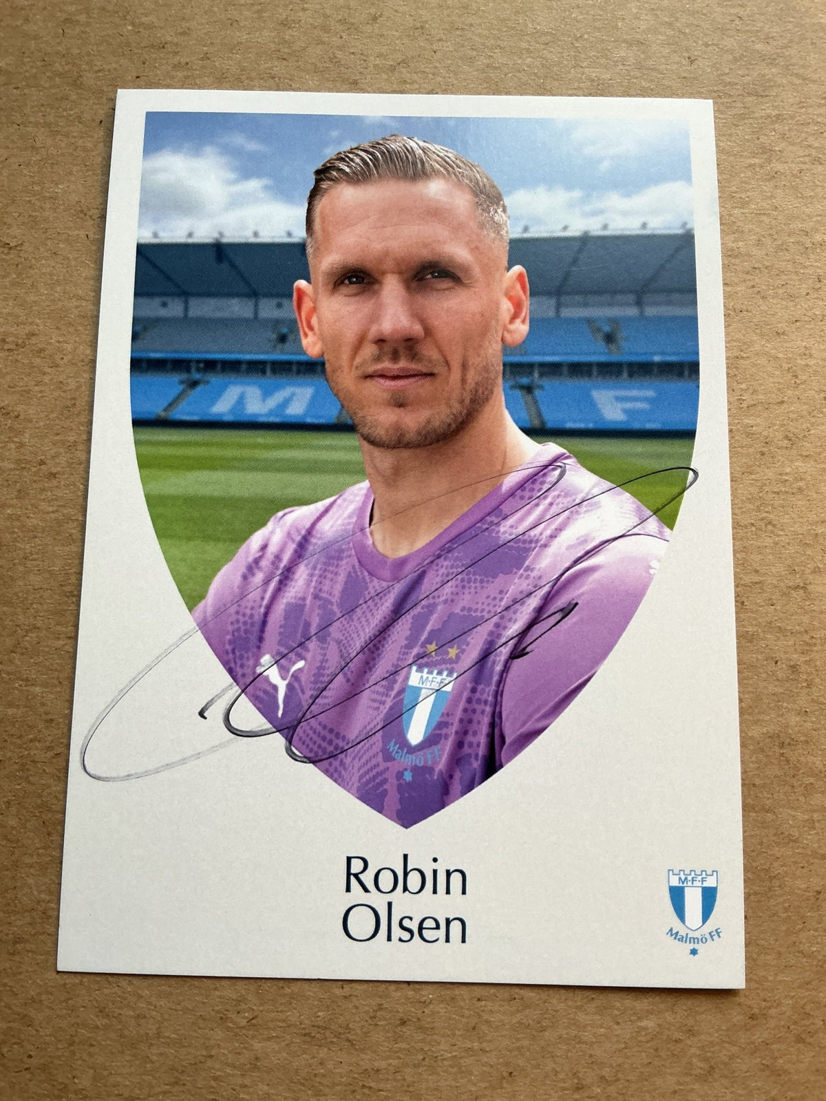 Robin Olsen, Sweden 🇸🇪 Malmö FF 2025/26 hand signed - Autographs-World