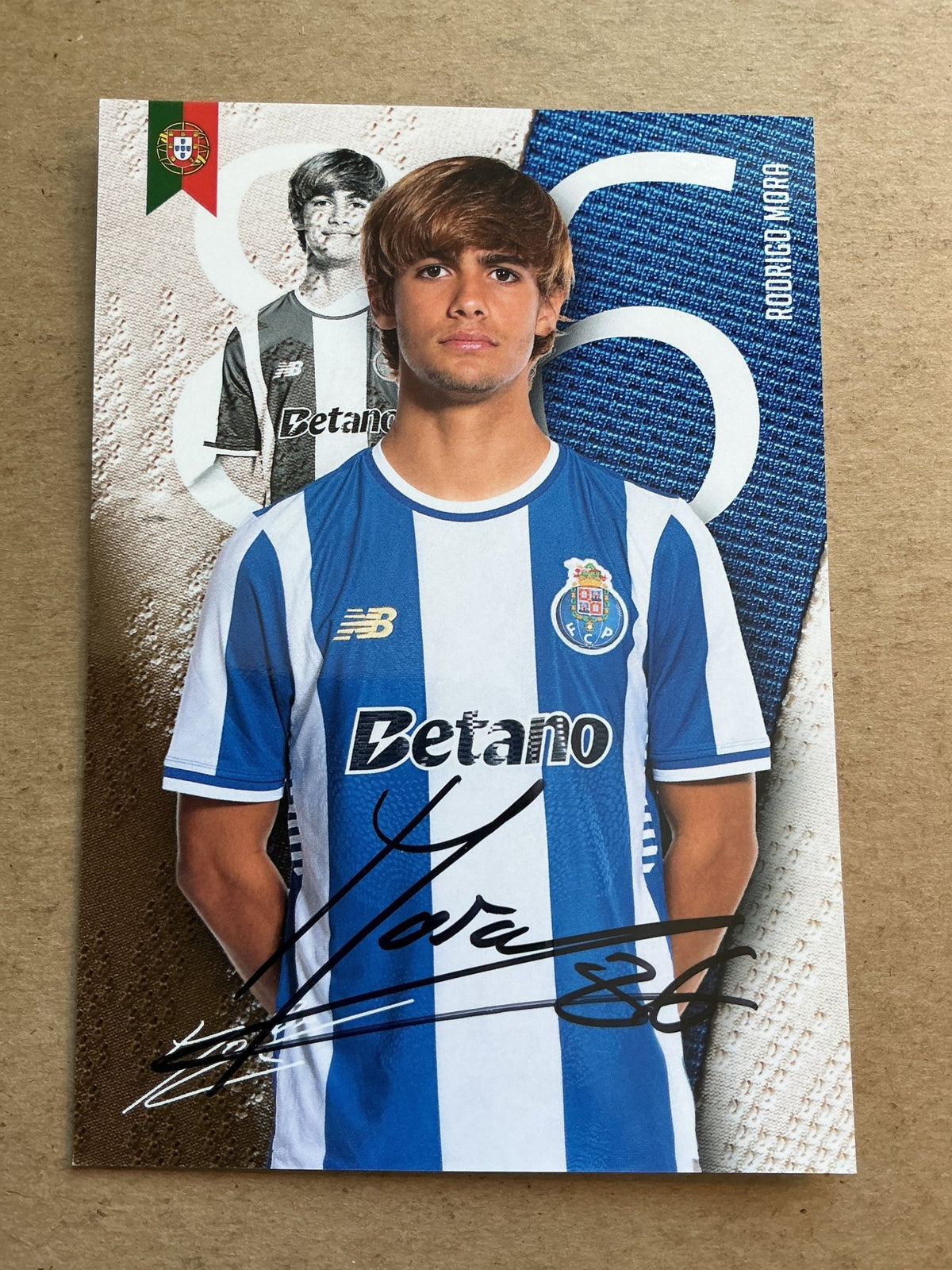 Rodrigo Mora, Portugal 🇵🇹 FC Porto 2025/26 hand signed - Autographs-World