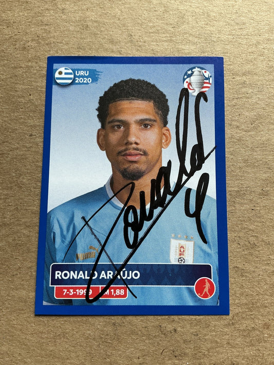 Ronald Araujo, Uruguay 🇺🇾 Copa America 2024 Panini hand signed - Autographs-World