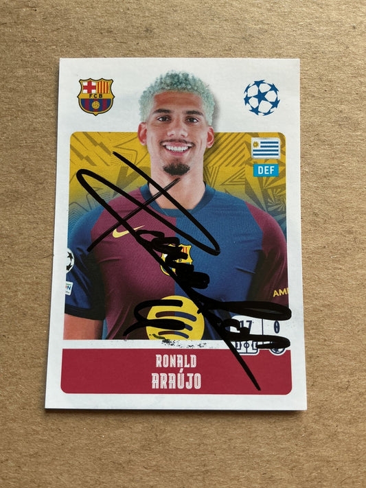 Ronald Araujo, Uruguay 🇺🇾 FC Barcelona 2024/25 Topps hand signed - Autographs-World