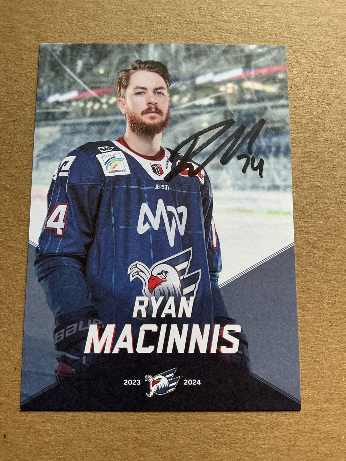 Ryan MacInnis, USA 🇺🇸 Adler Mannheim 2023/24 hand signed - Autographs-World