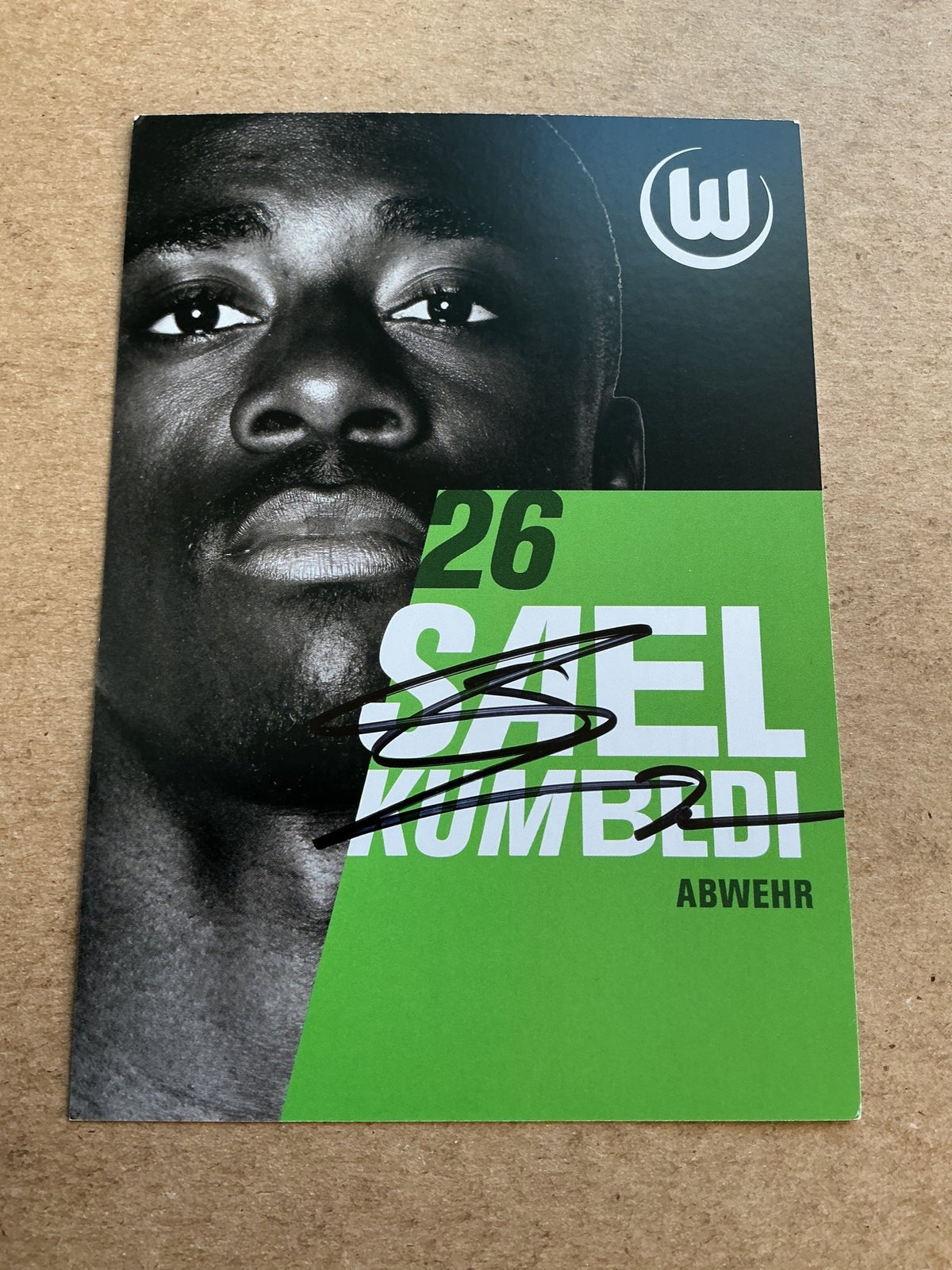 Saël Kumbedi, France 🇫🇷 VfL Wolfsburg 2025/26 hand signed - Autographs-World