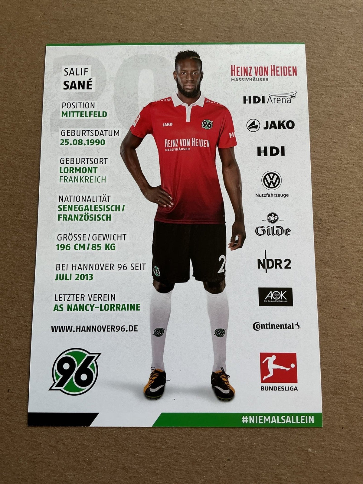 Salif Sané, Senegal 🇸🇳 Hannover 96 2017/18 hand signed - Autographs-World