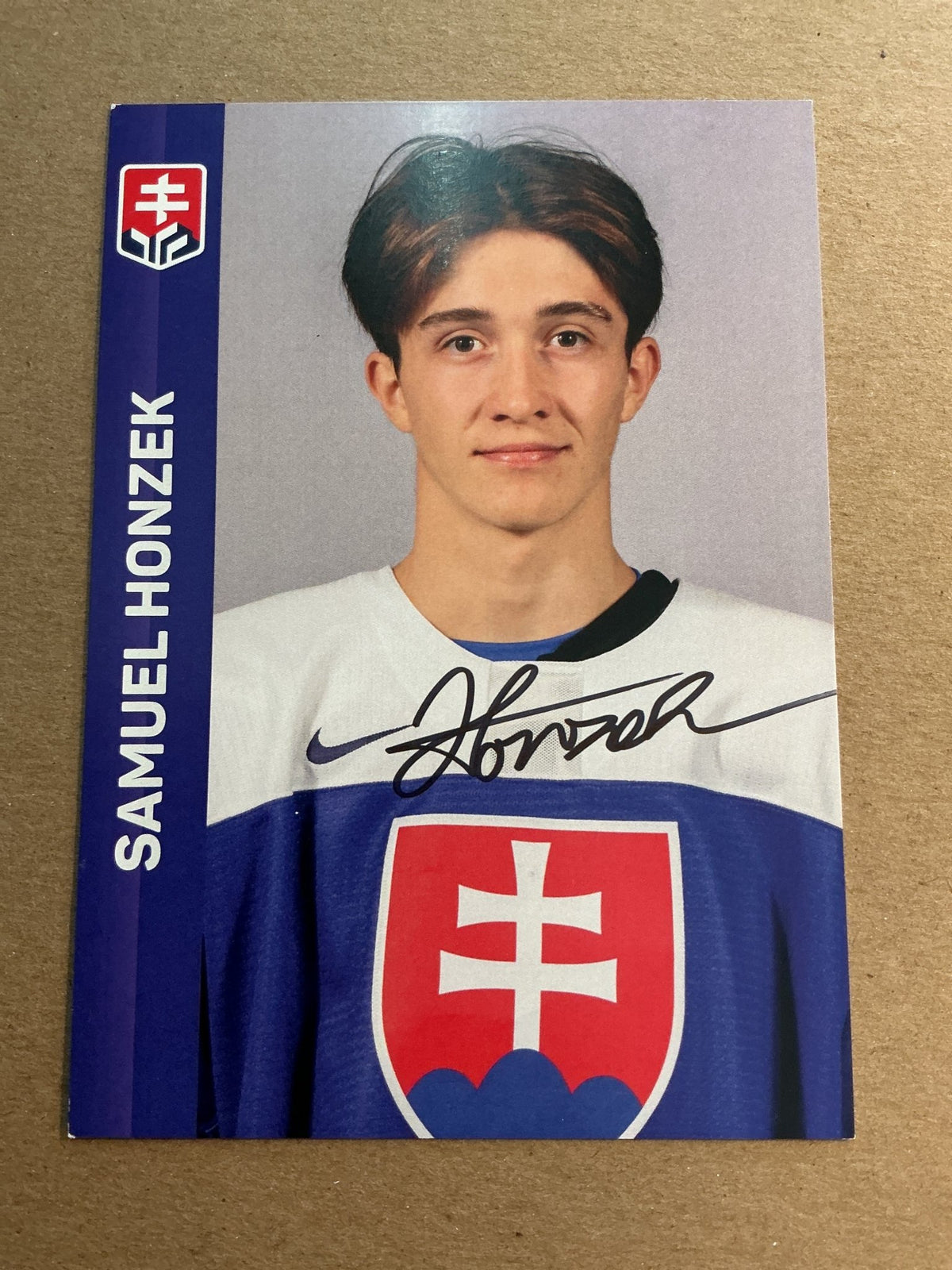 Samuel Honzek, Slovakia 🇸🇰 Vancouver Giants 2023/24 hand signed - Autographs-World