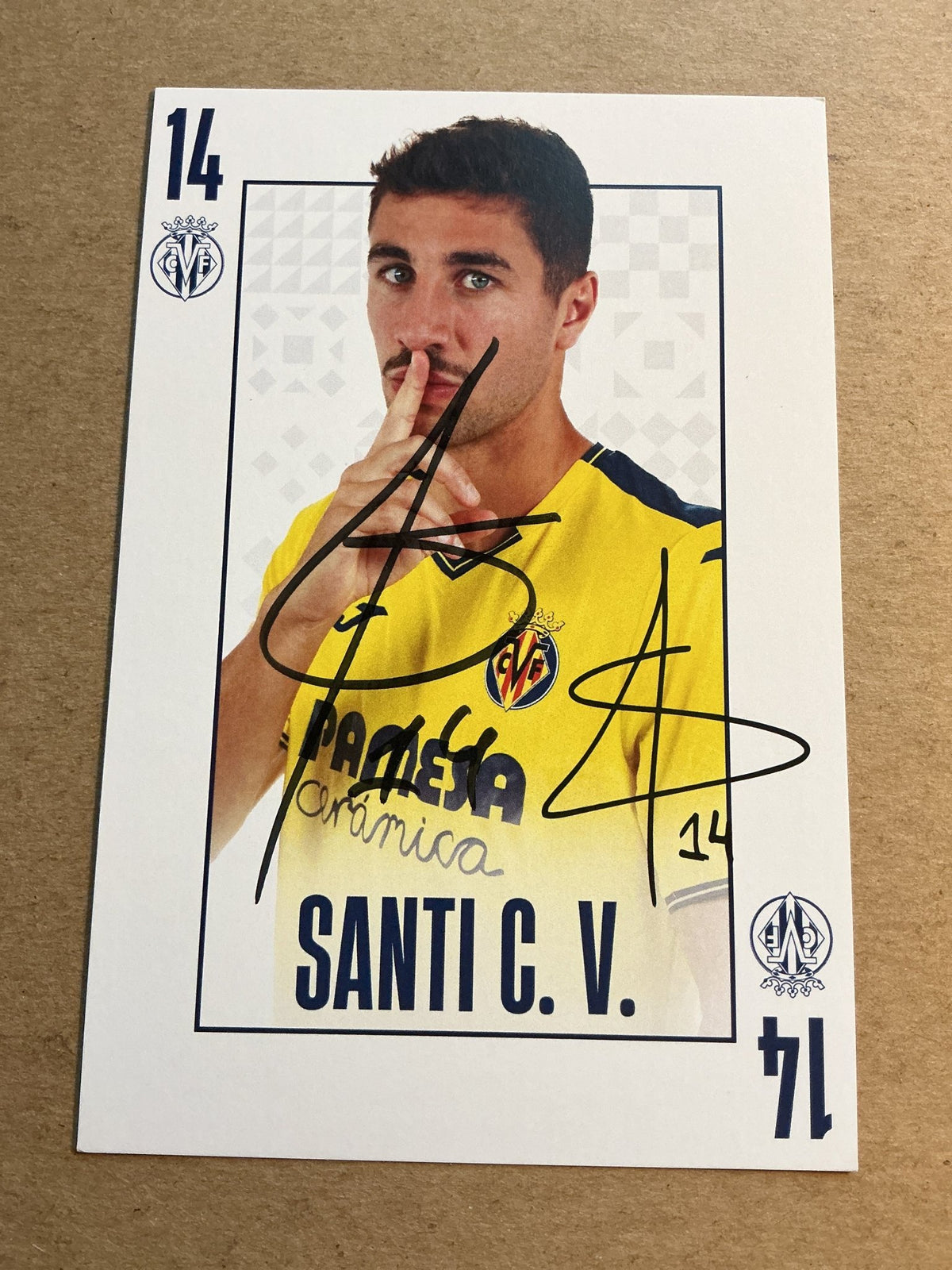 Santi Comesaña, Spain 🇪🇸 Villarreal CF 2024/25 hand signed - Autographs-World
