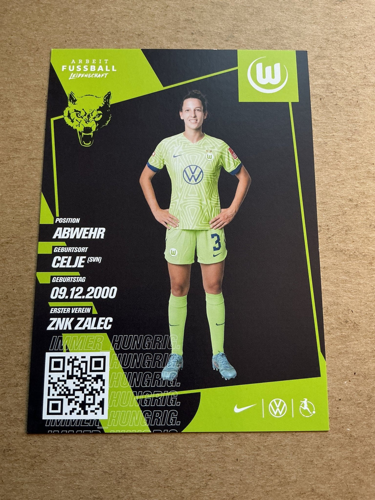 Sara Agrez, Slovenia 🇸🇮 VfL Wolfsburg 2022/23 hand signed - Autographs-World