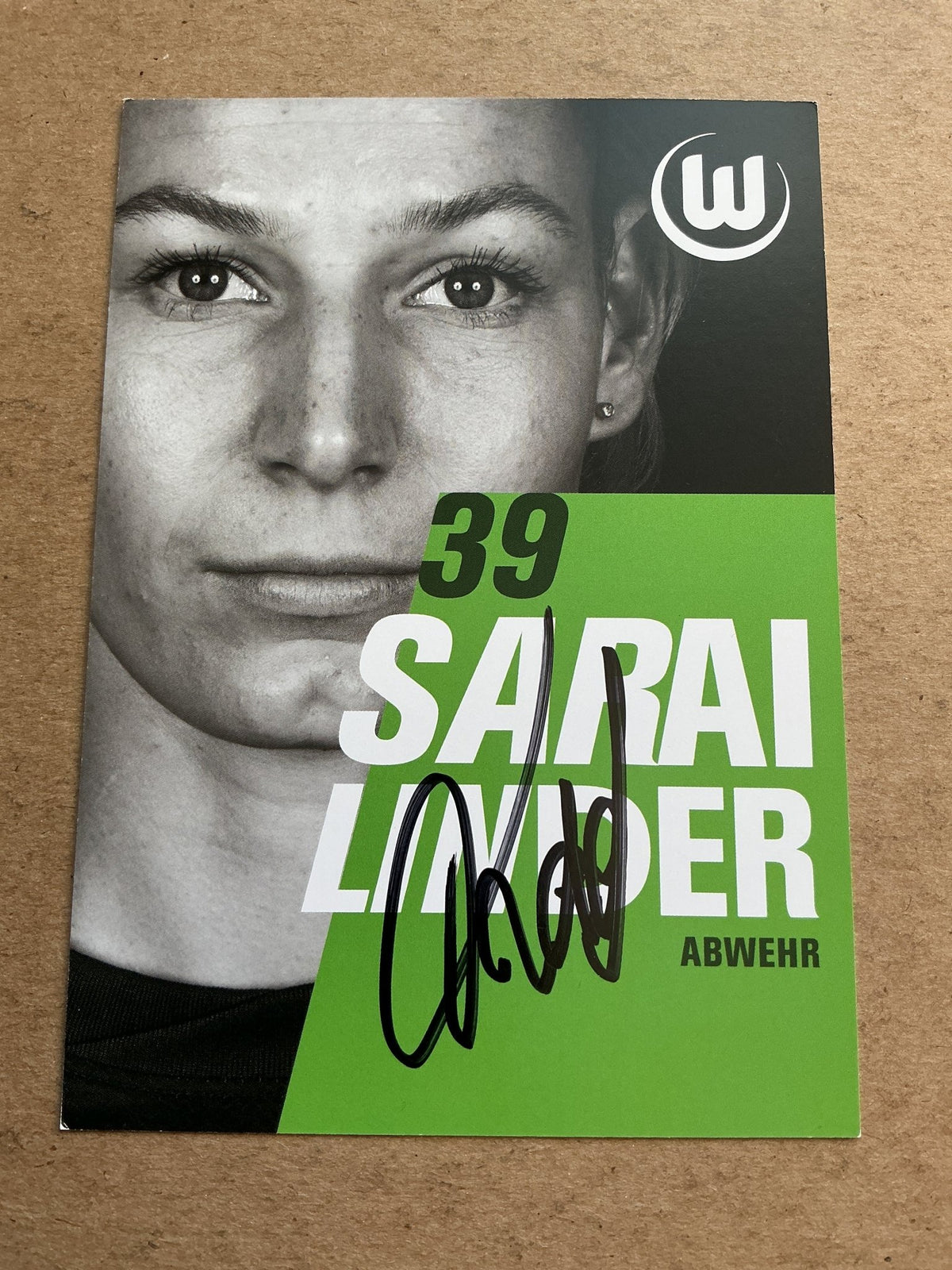 Sarai Linder, Germany 🇩🇪 VfL Wolfsburg 2025/26 hand signed - Autographs-World