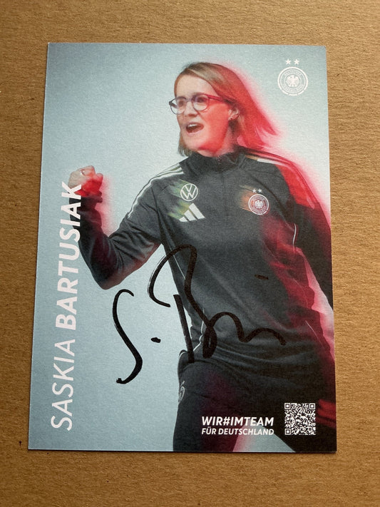 Saskia Bartusiak, Germany 🇩🇪 Women’s Euro Cup 2025 hand signed - Autographs-World