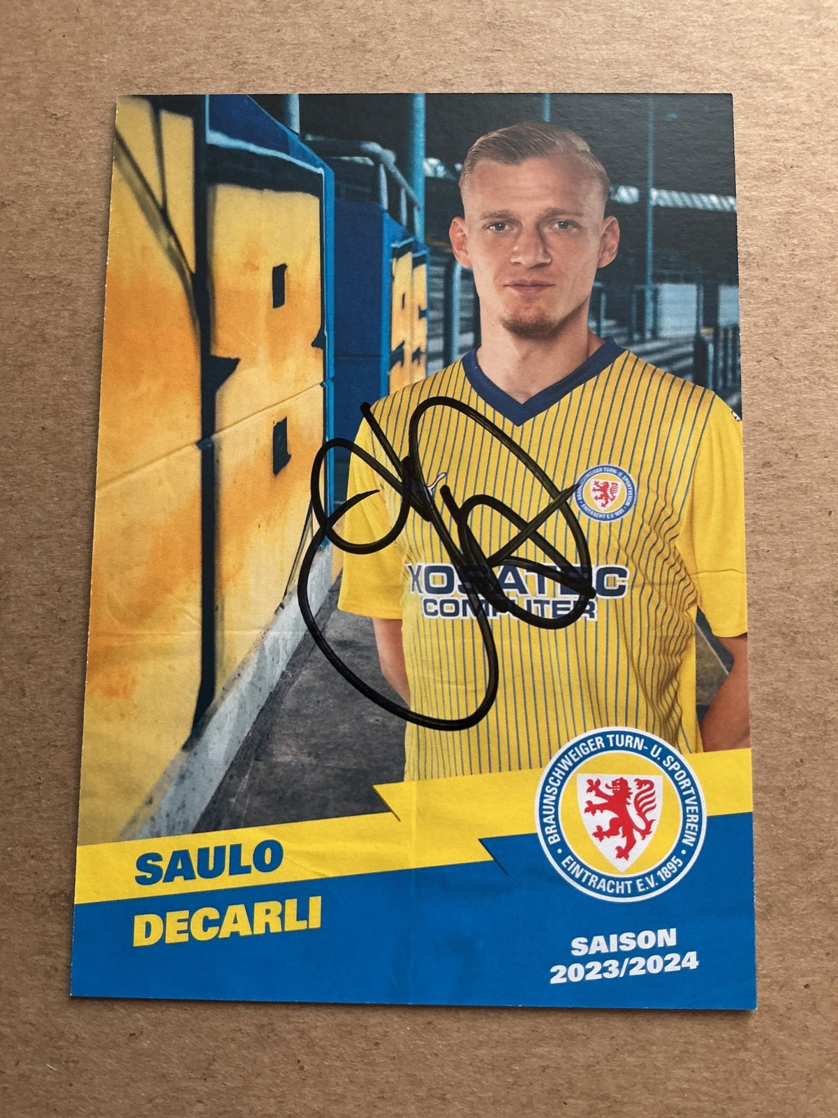 Saulo Decarli, Switzerland 🇨🇭 Eintracht Braunschweig 2023/24 hand signed - Autographs-World