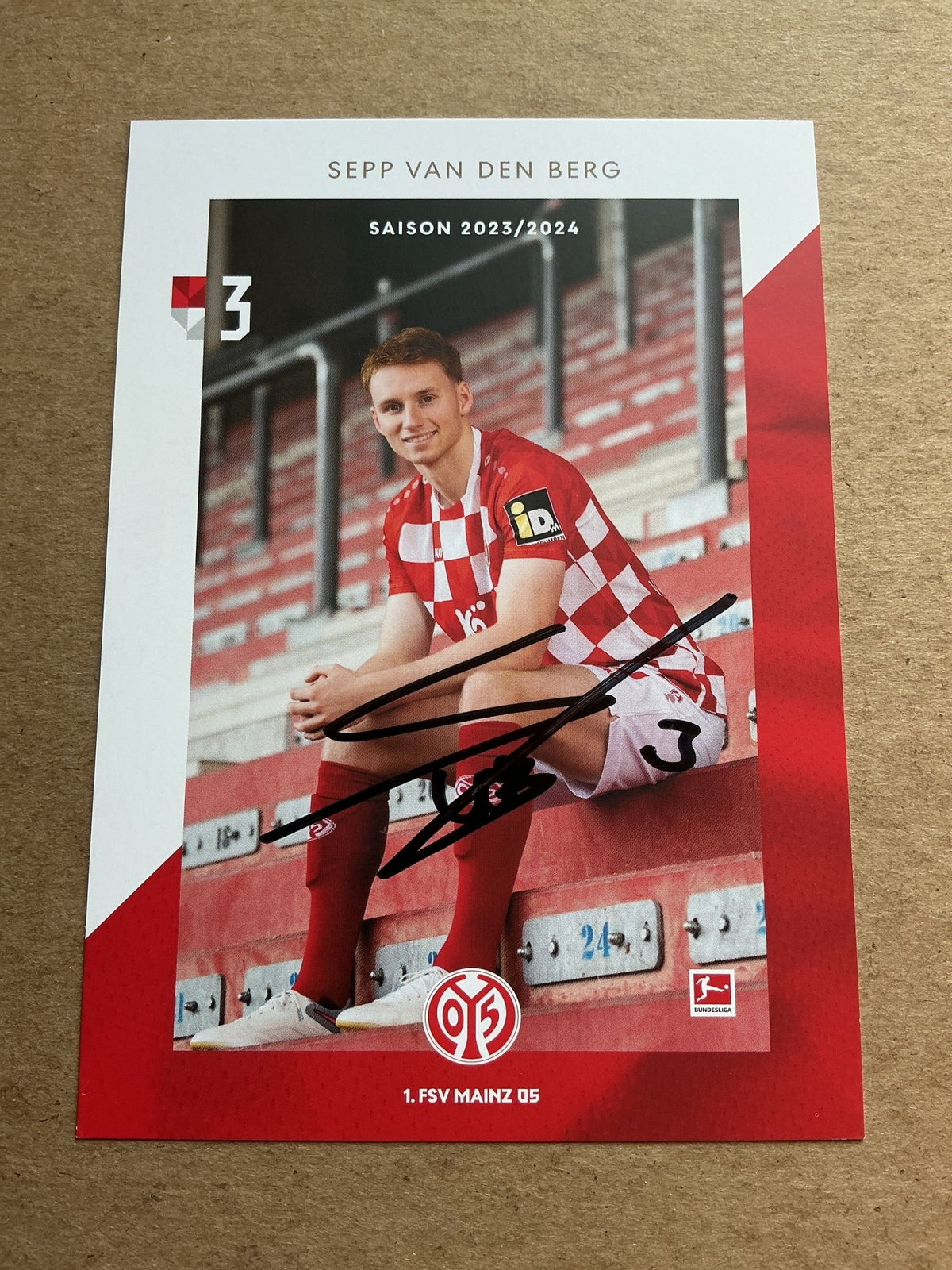 Sepp van den Berg, Netherlands 🇳🇱 FSV Mainz 05 2023/24 hand signed - Autographs-World