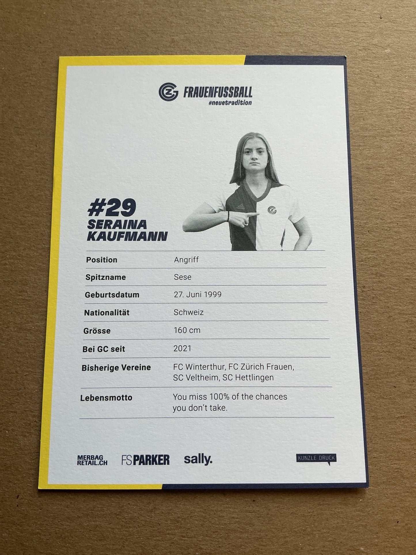 Seraina Kaufmann, Switzerland 🇨🇭 Grasshopper Zürich 2021/22 hand signed - Autographs-World