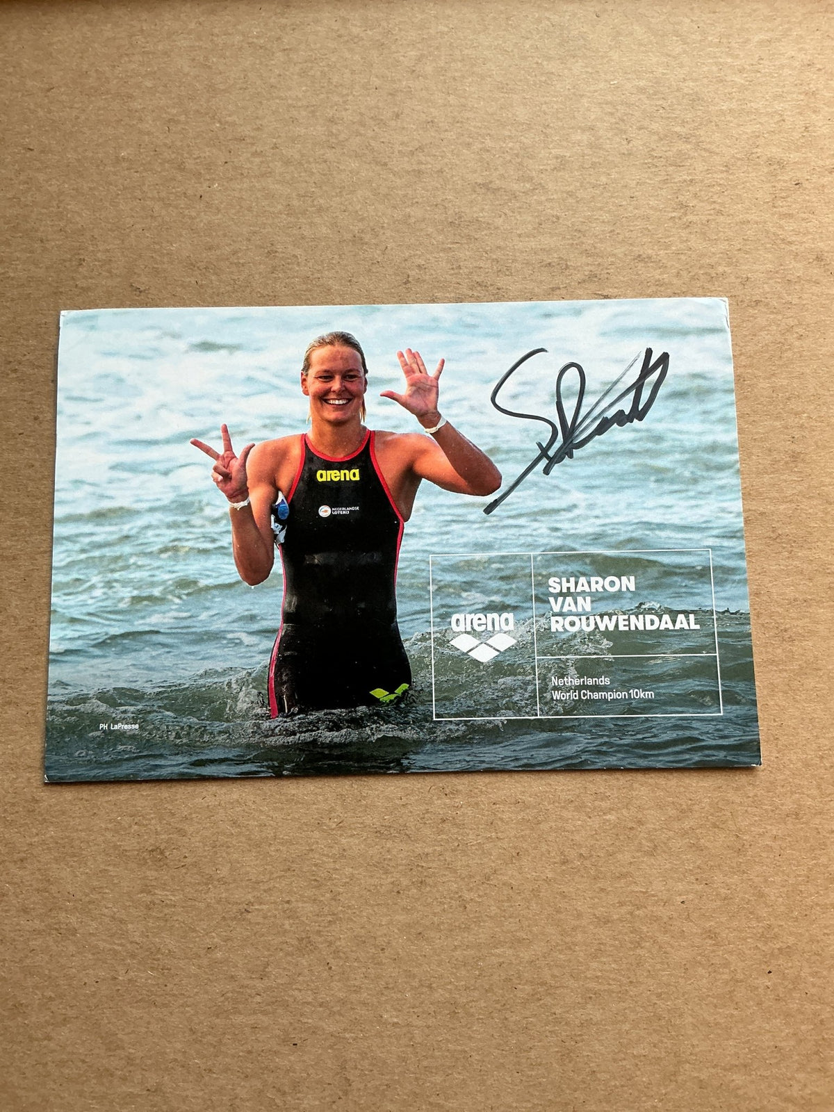 Sharon van Rouwendaal, Netherlands 🇳🇱 Swimming Summer Olympics 2024 hand signed - Autographs-World