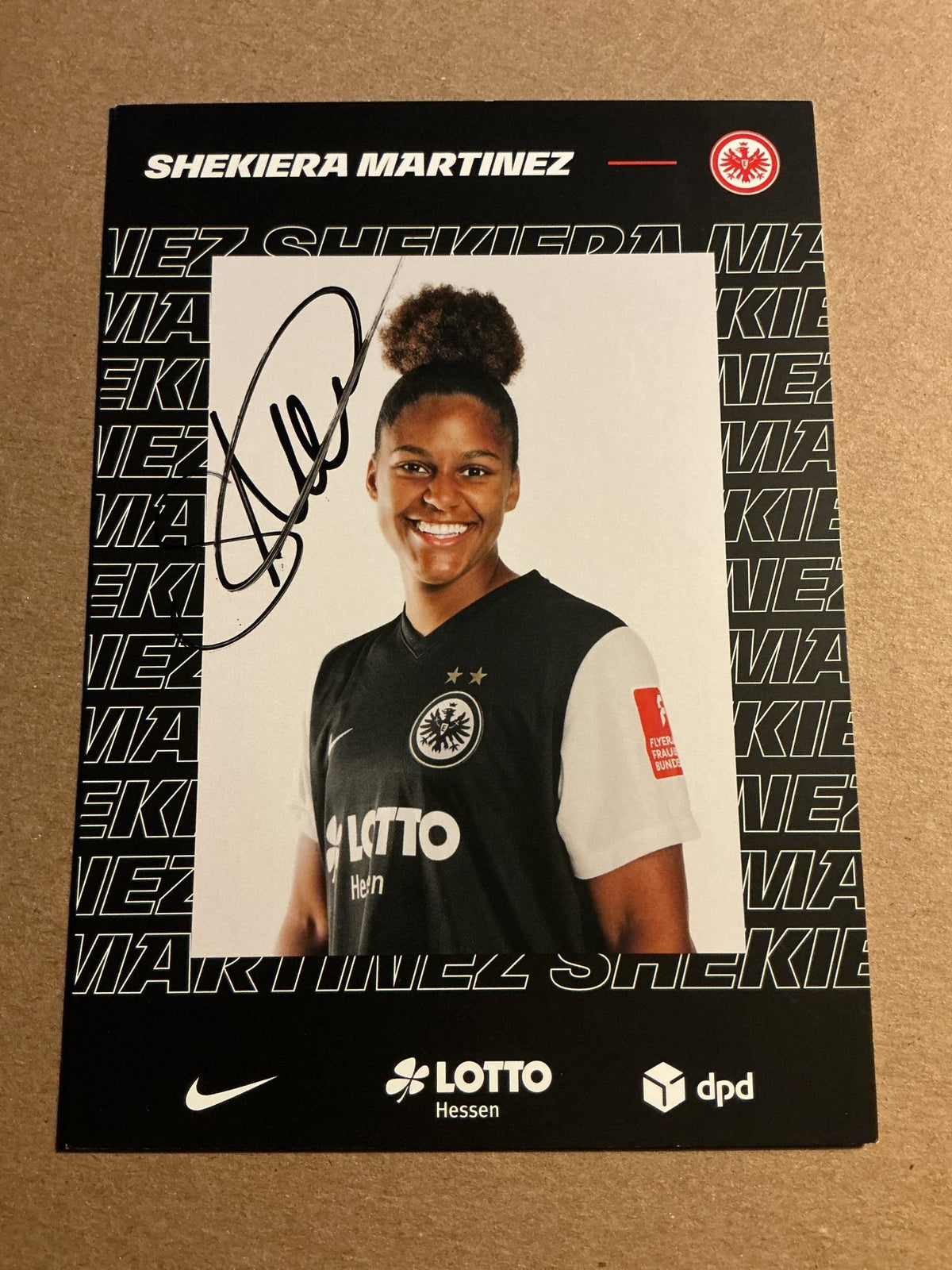 Shekira Martinez, Germany 🇩🇪 Eintracht Frankfurt 2022/23 hand signed - Autographs-World