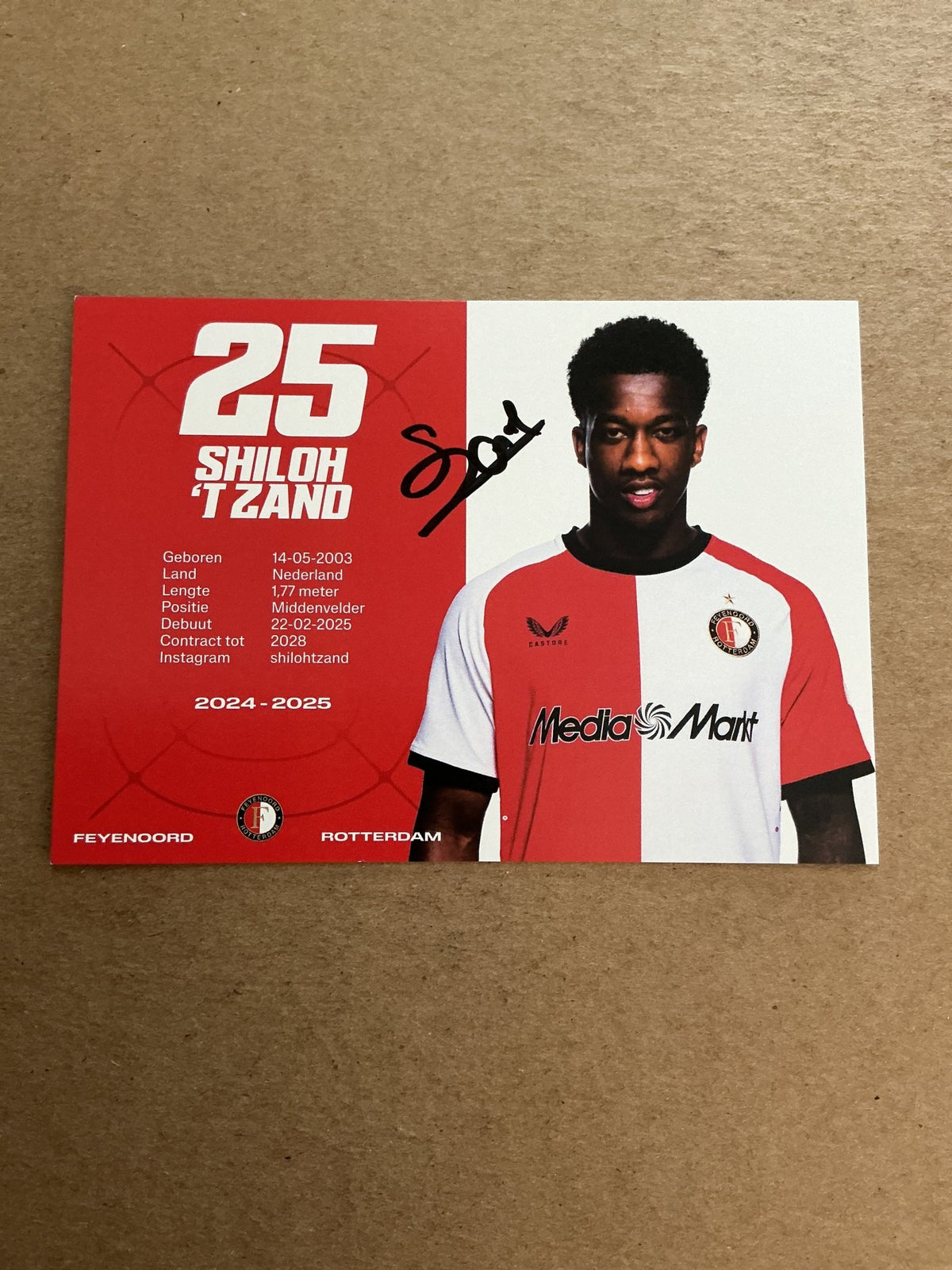 Shiloh `t Tzand, Netherlands 🇳🇱 Feyenoord Rotterdam 2024/25 hand signed - Autographs-World