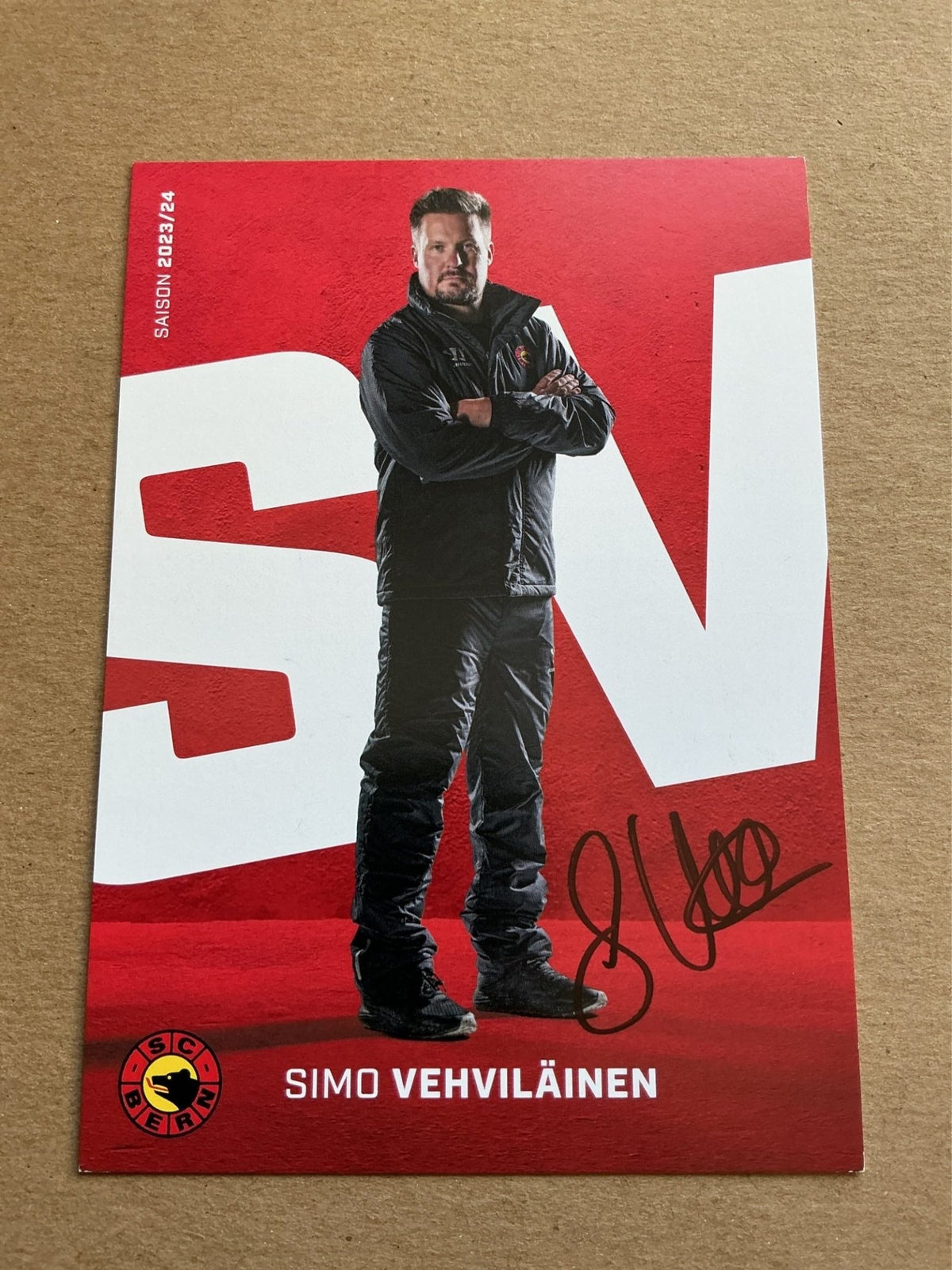 Simo Vehviläinen, Finland 🇫🇮 SC Bern 2023/24 hand signed - Autographs-World