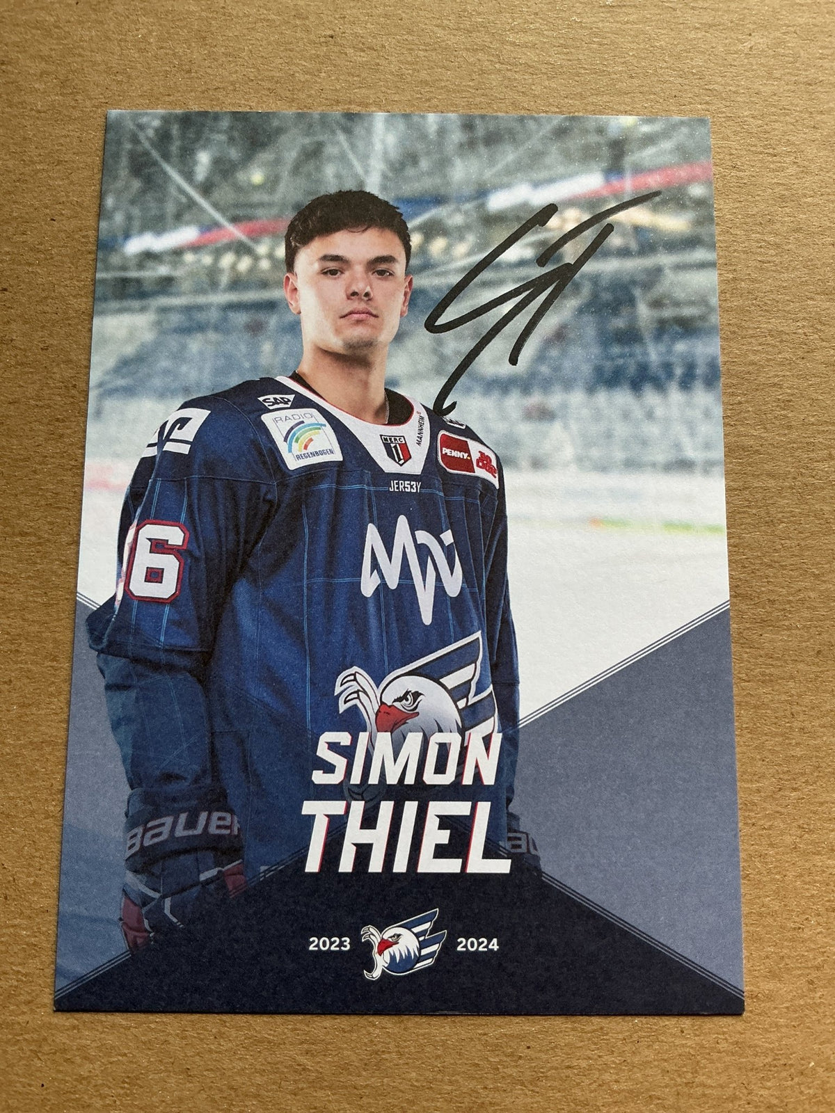 Simon Thiel, Germany 🇩🇪 Adler Mannheim 2023/24 hand signed - Autographs-World