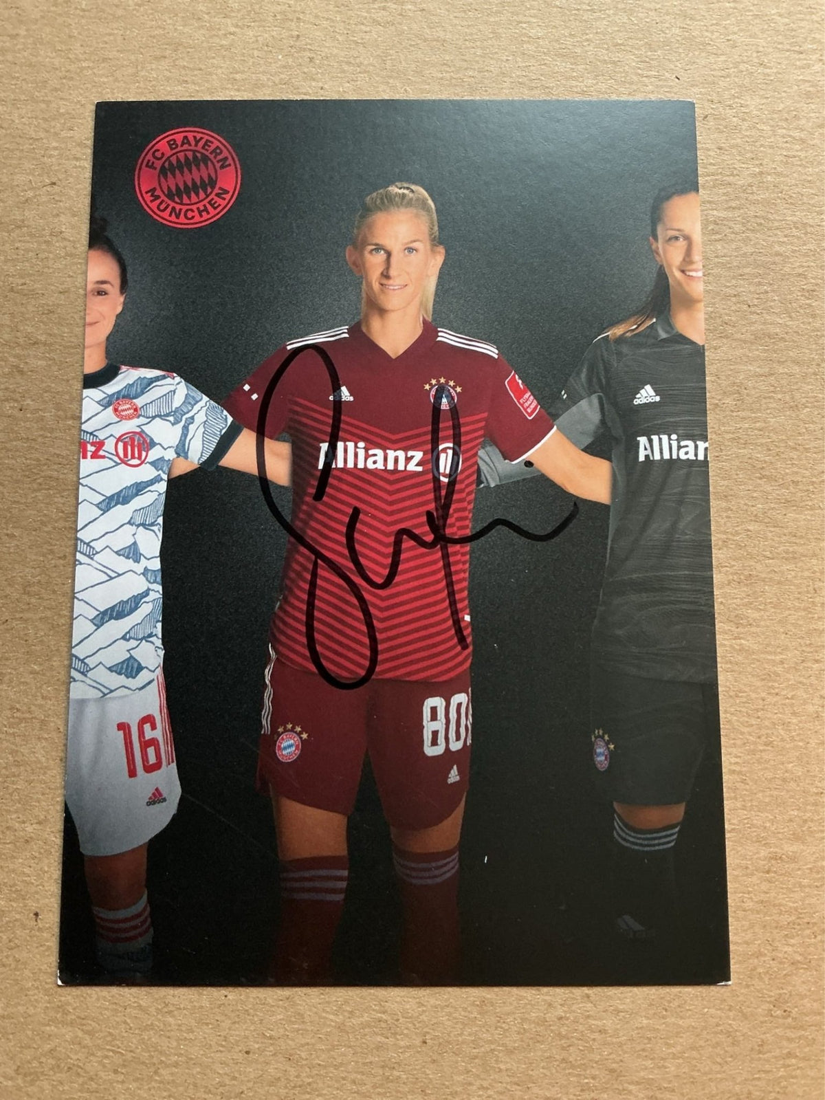 Sofia Jakobsson, Sweden 🇸🇪 FC Bayern München 2021/22 hand signed - Autographs-World