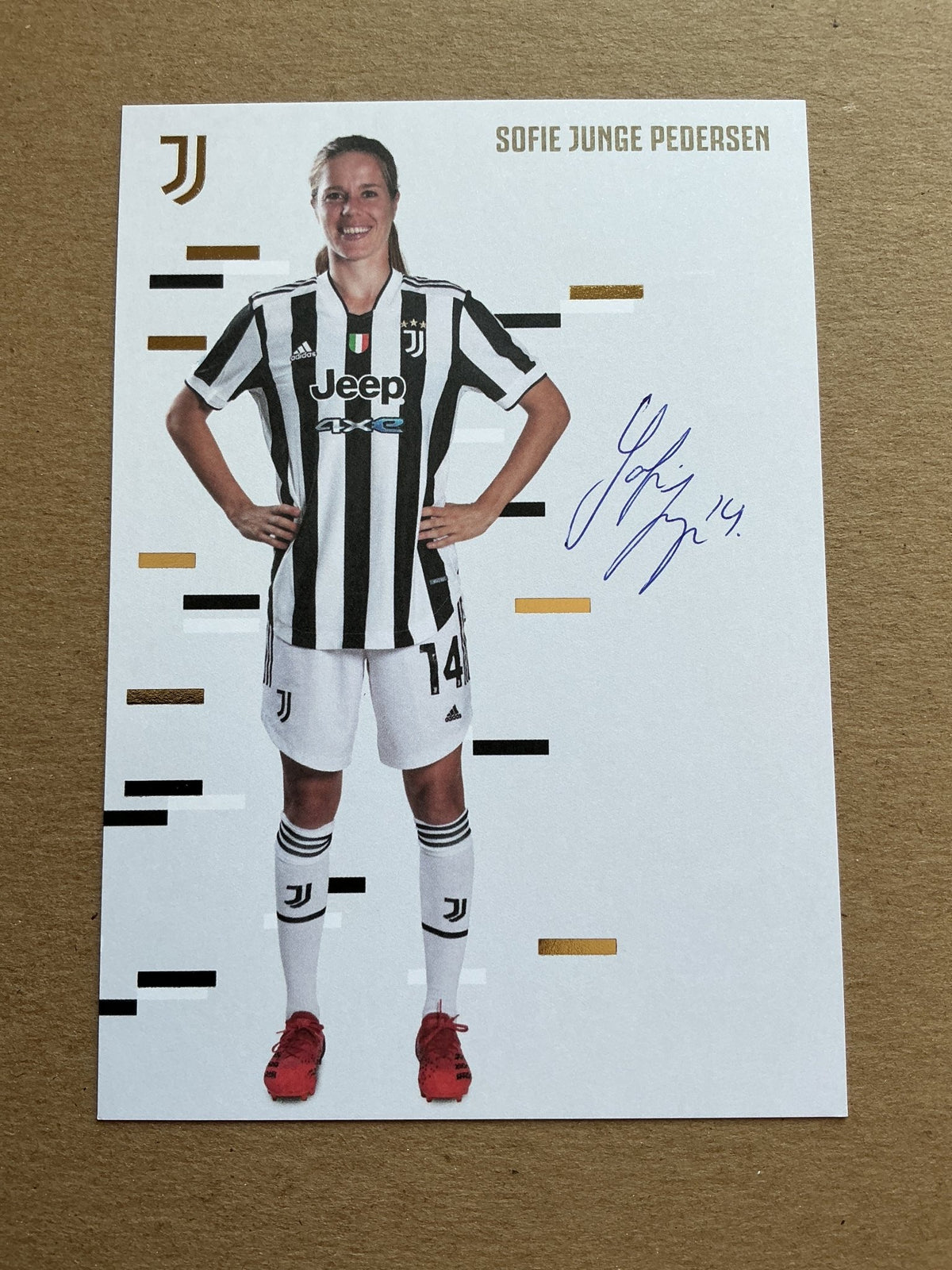Sofie Junge Pedersen, Denmark 🇩🇰 Juventus FC 2021/22 hand signed - Autographs-World