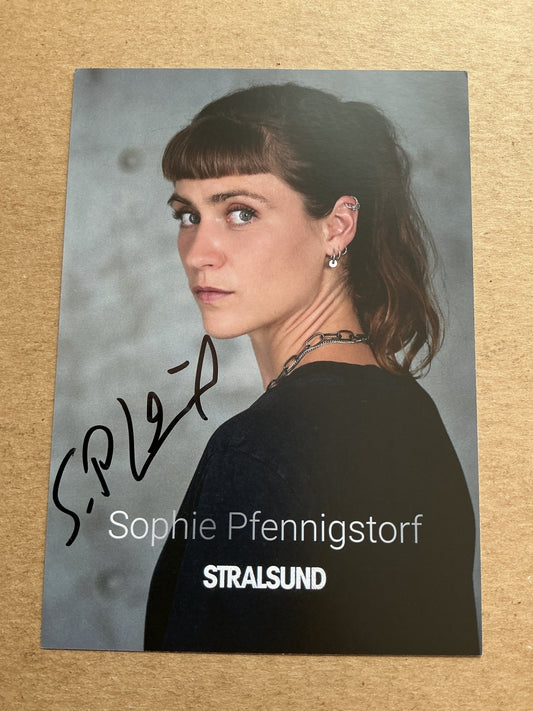 Sophie Pfennigstorf, Germany 🇩🇪 Actress 2025 hand signed - Autographs-World
