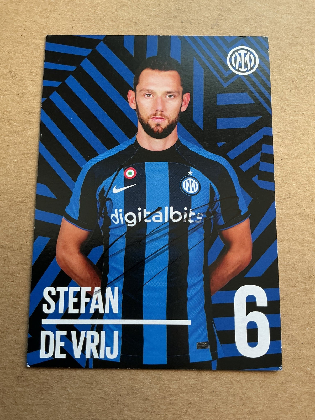 Stefan de Vrij, Netherlands 🇳🇱 Inter Milan 2022/23 hand signed - Autographs-World