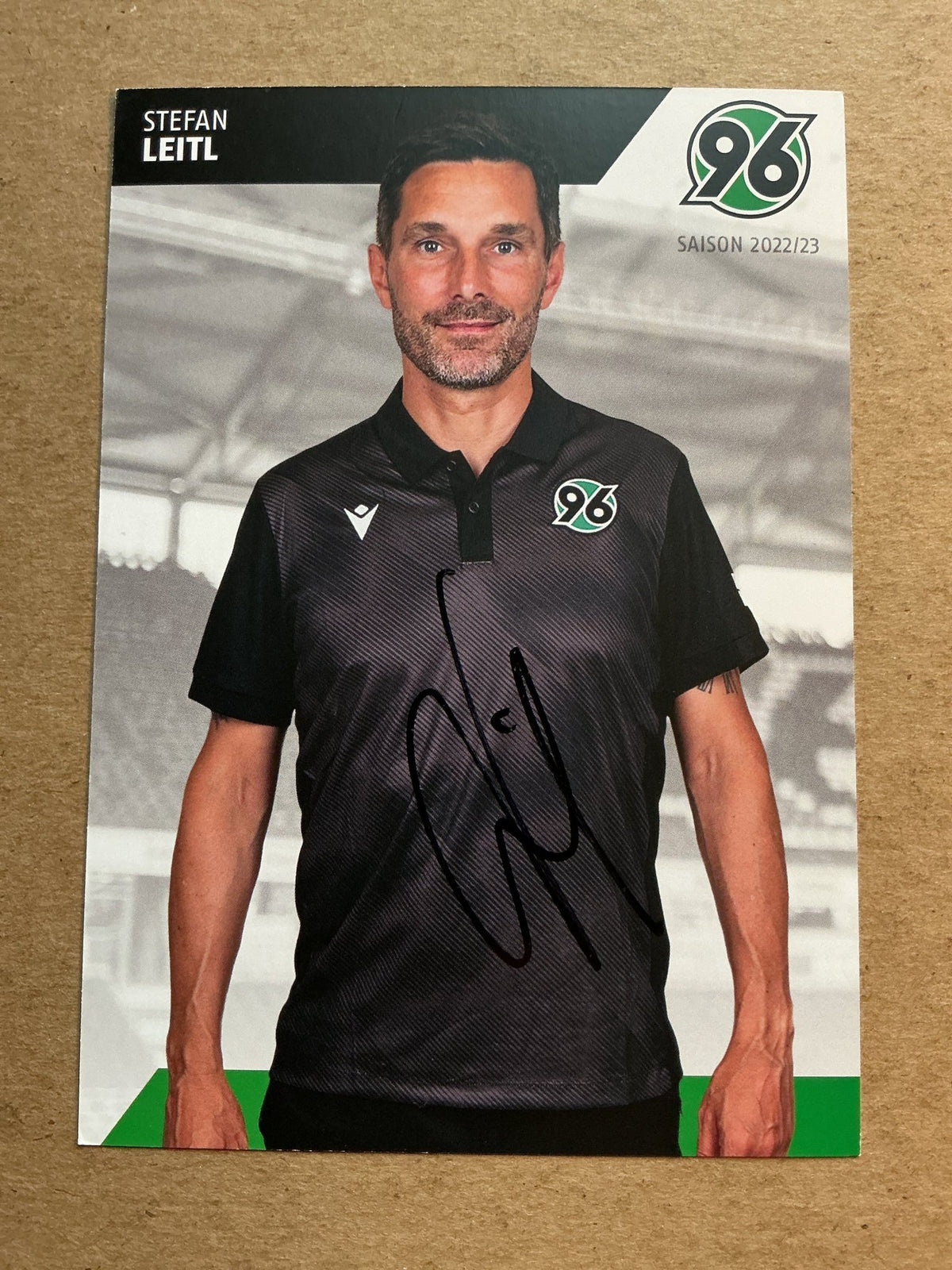 Stefan Leitl, Germany 🇩🇪 Hannover 96 2022/23 hand signed - Autographs-World