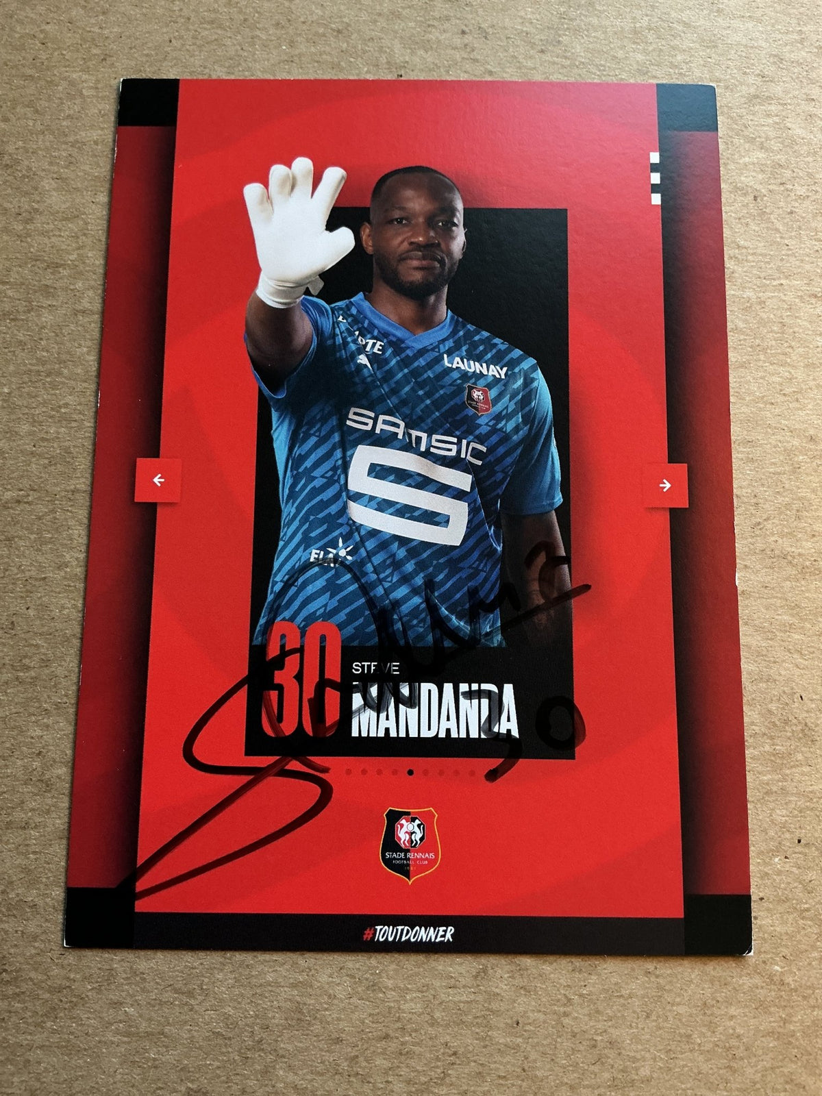 Steve Mandanda, France 🇫🇷 Stade Rennes FC 2023/24 hand signed - Autographs-World