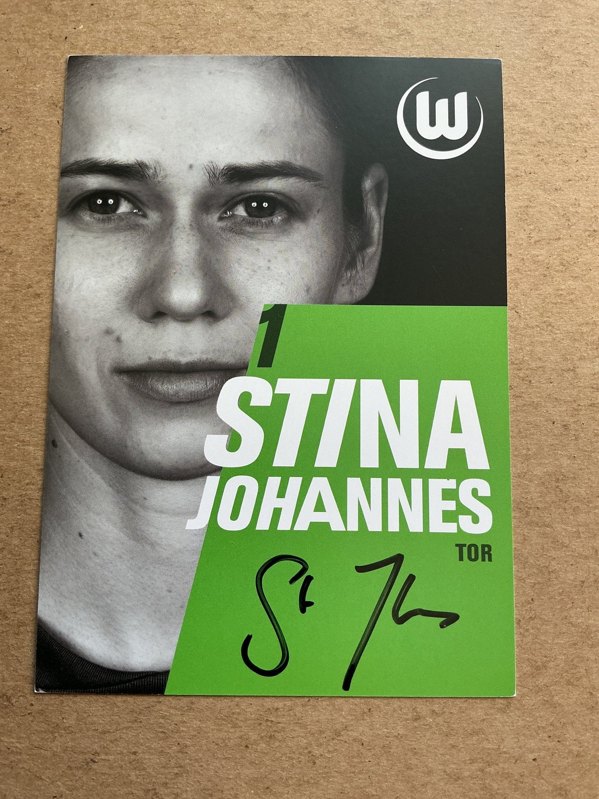 Stina Johannes, Germany 🇩🇪 VfL Wolfsburg 2025/26 hand signed - Autographs-World