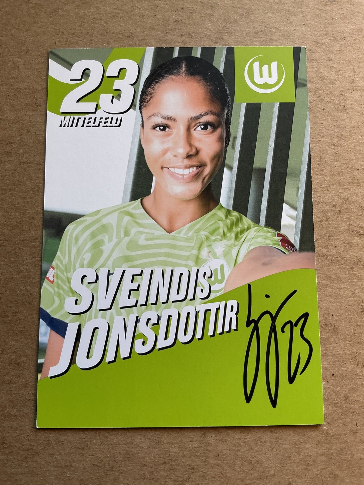 Sveindis Jonsdottir, Iceland 🇮🇸 VfL Wolfsburg 2022/23 hand signed - Autographs-World