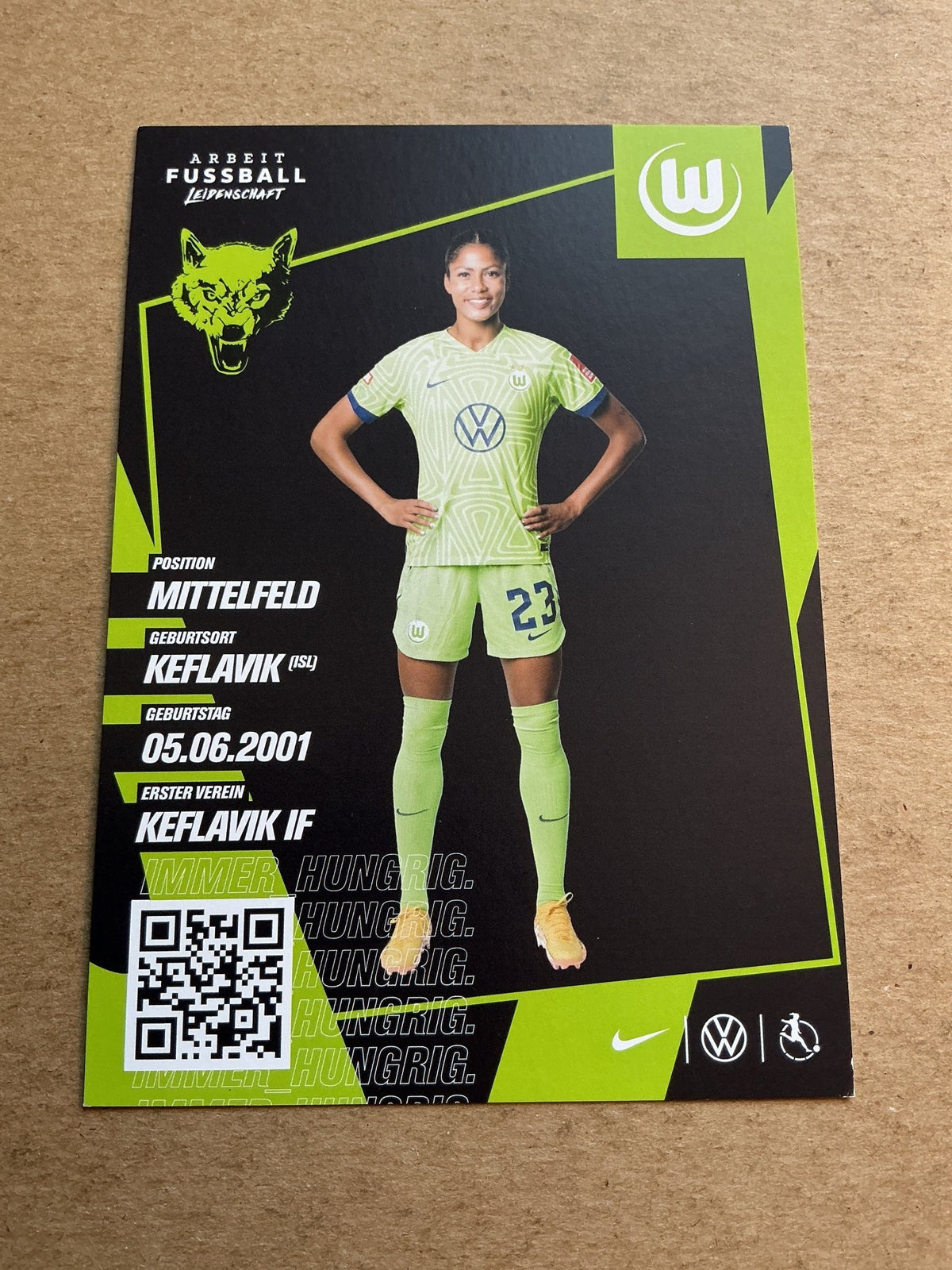 Sveindis Jonsdottir, Iceland 🇮🇸 VfL Wolfsburg 2022/23 hand signed - Autographs-World