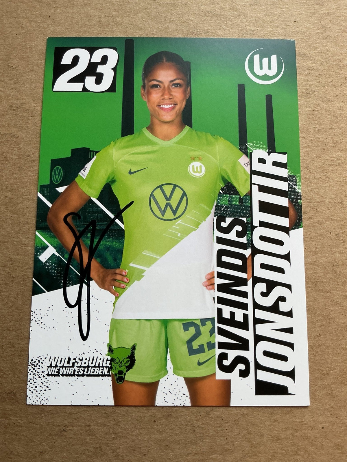 Sveindis Jonsdottir, Iceland 🇮🇸 VfL Wolfsburg 2023/24 hand signed - Autographs-World