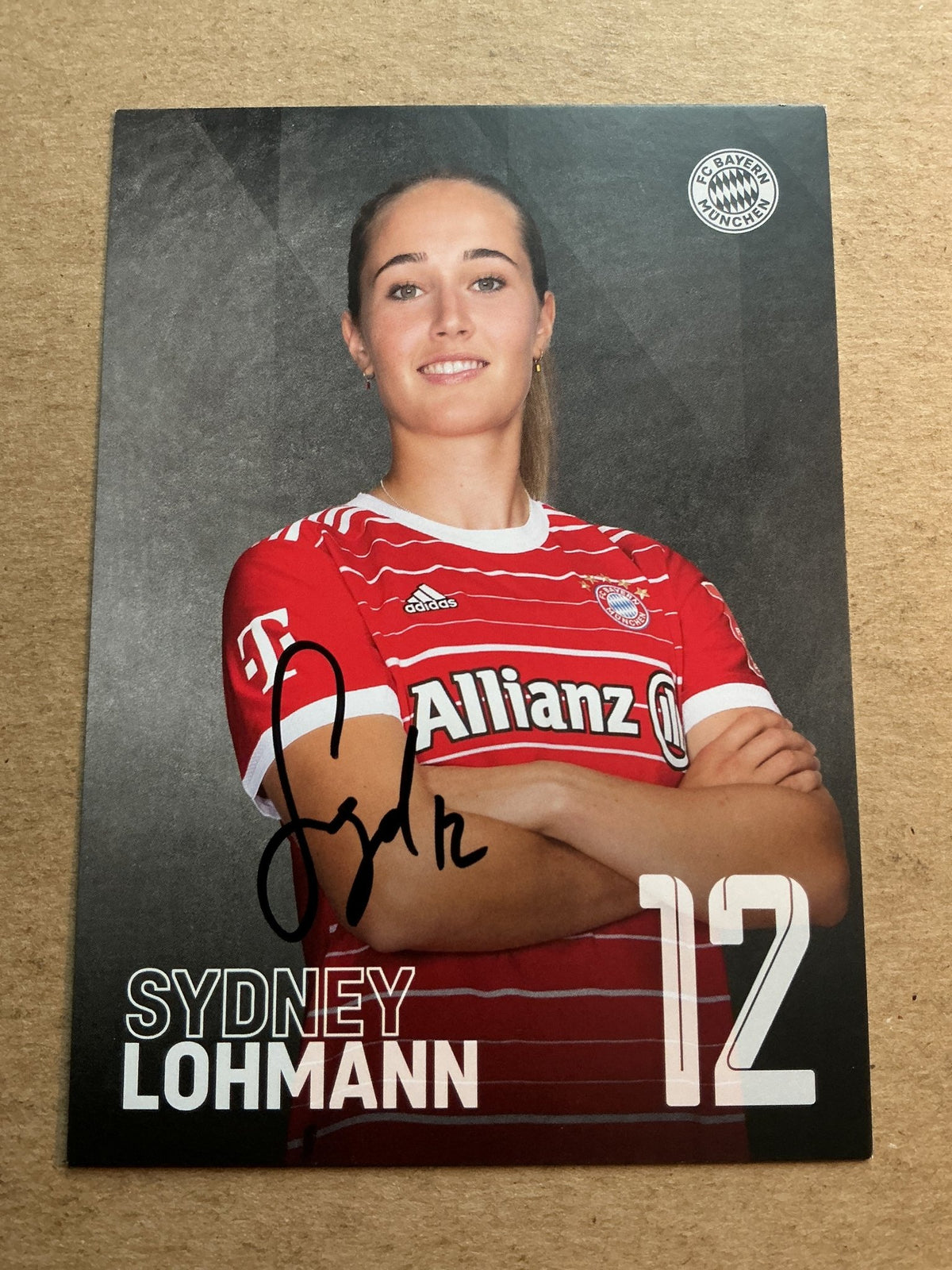 Sydney Lohmann, Germany 🇩🇪 FC Bayern München 2022/23 hand signed - Autographs-World