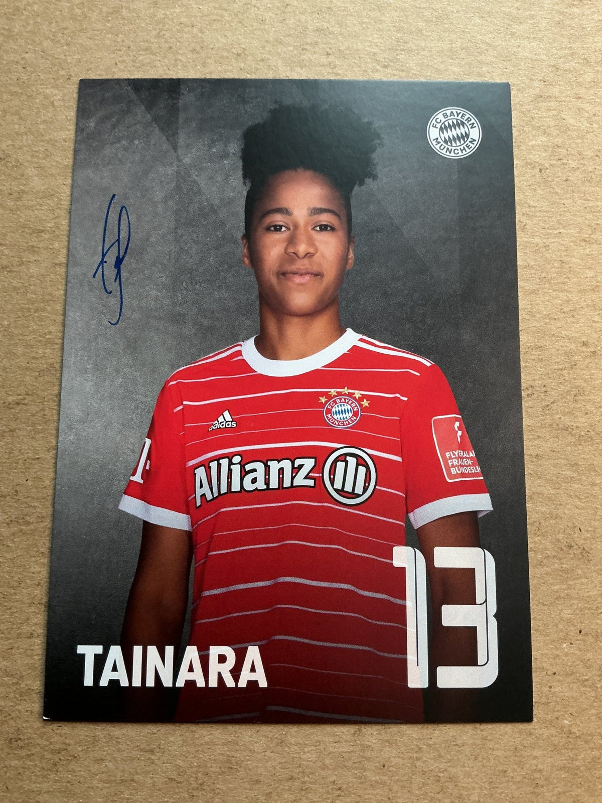 Tainara, Brazil 🇧🇷 FC Bayern München 2022/23 hand signed - Autographs-World