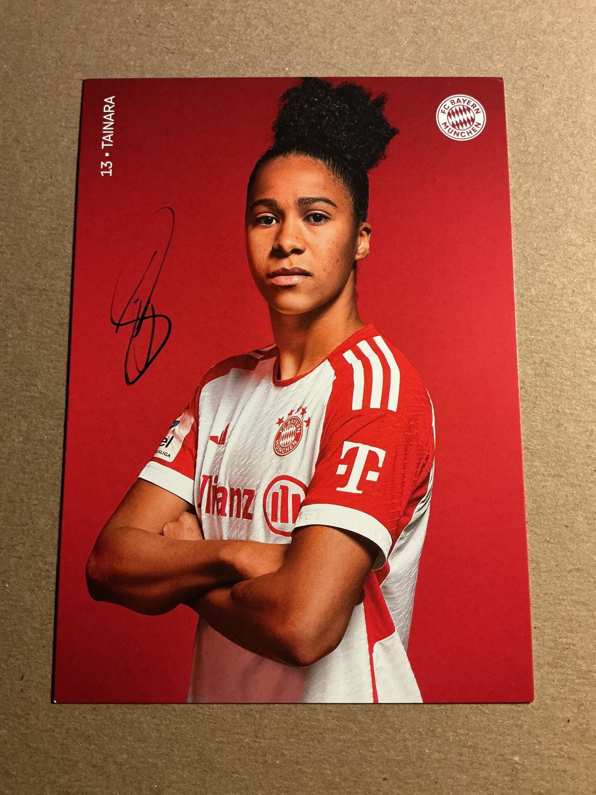 Tainara, Brazil 🇧🇷 FC Bayern München 2023/24 hand signed - Autographs-World