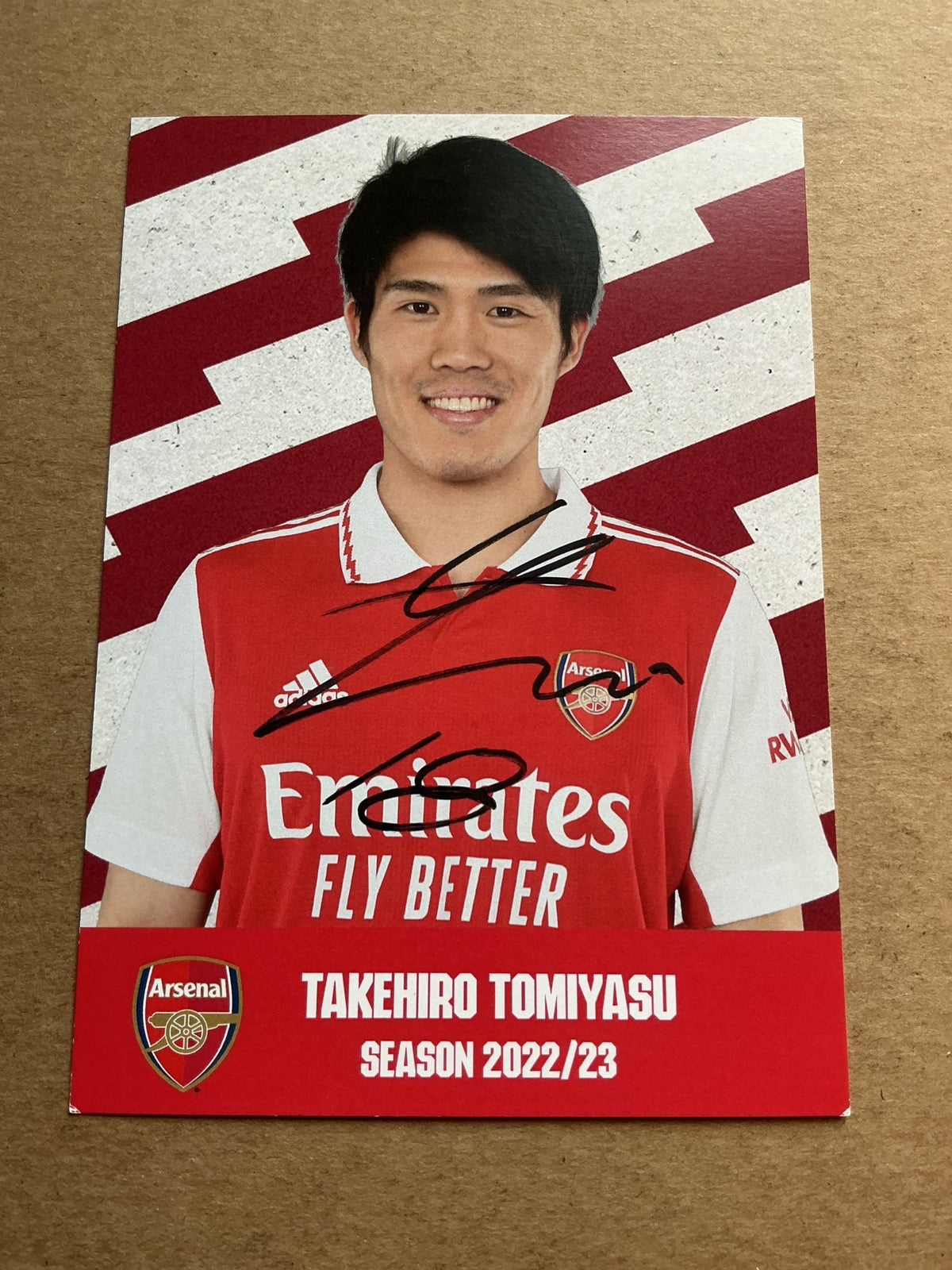 Takehiro Tomiyasu, Japan 🇯🇵 Arsenal FC 2022/23 hand signed - Autographs-World