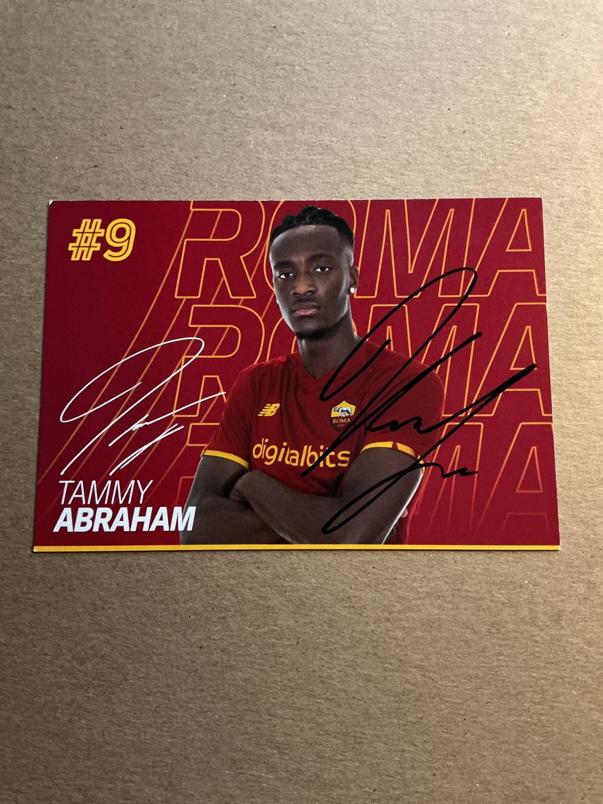 Tammy Abraham, England 🏴󠁧󠁢󠁥󠁮󠁧󠁿 AS Roma 2021/22 hand signed - Autographs-World