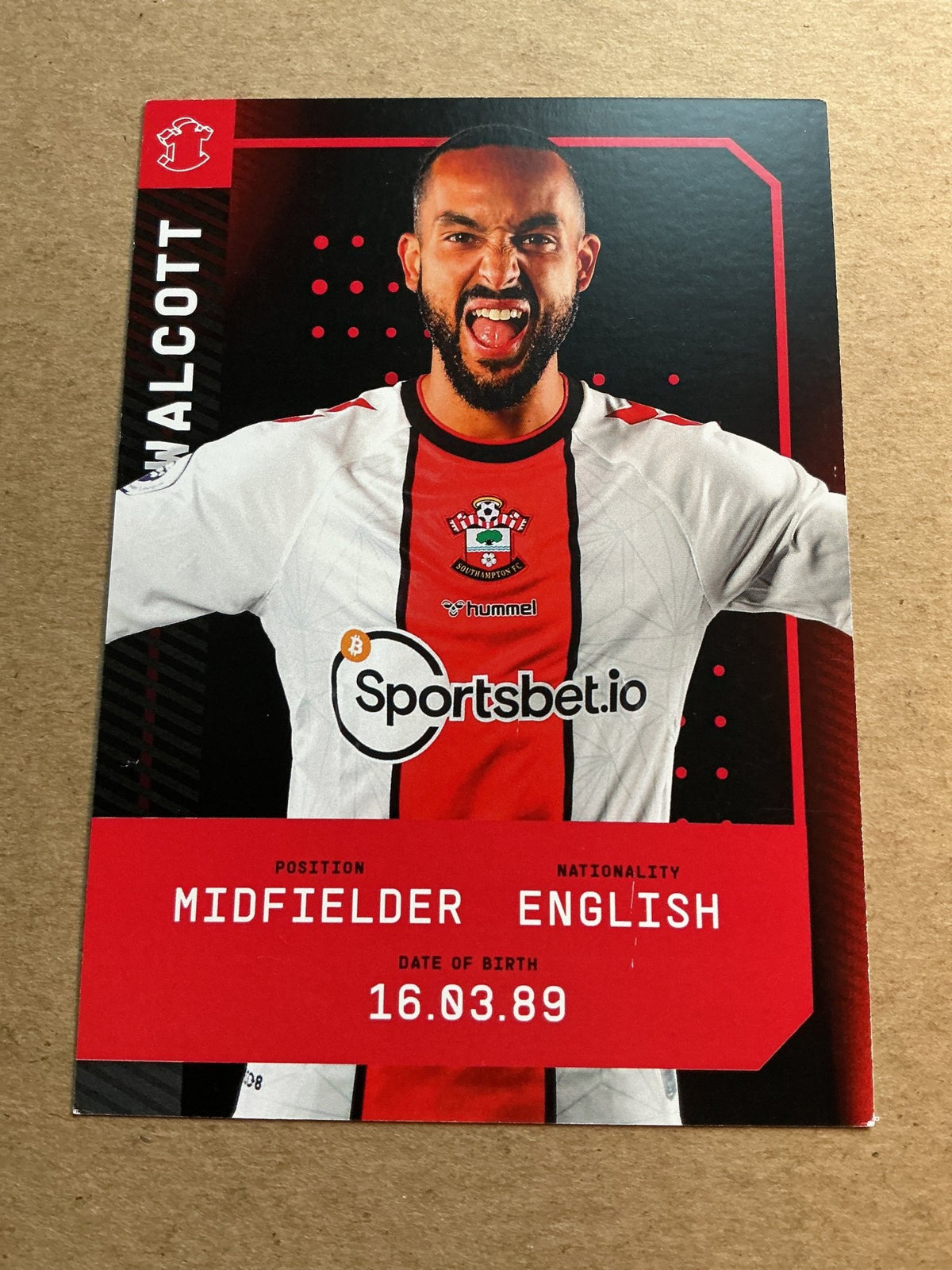 Theo Walcott, England 🏴󠁧󠁢󠁥󠁮󠁧󠁿 Southampton FC 2022/23 hand signed - Autographs-World