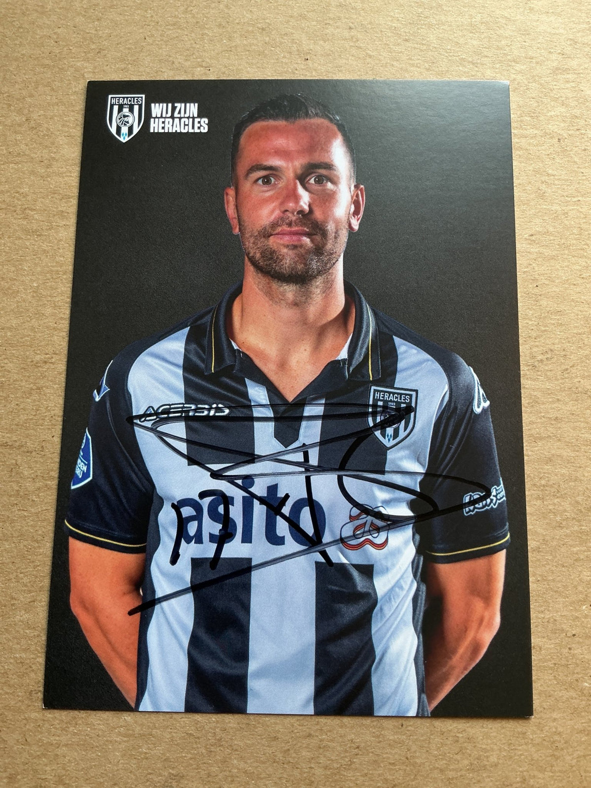 Thomas Bruns, Netherlands 🇳🇱 Heracles Almelo 2023/24 hand signed - Autographs-World