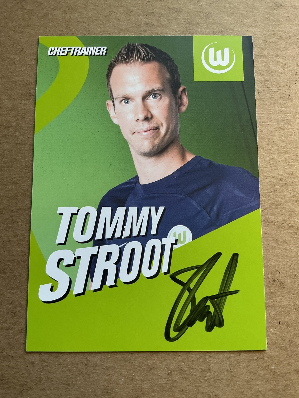 Tommy Stroot, Germany 🇩🇪 VfL Wolfsburg 2022/23 hand signed - Autographs-World