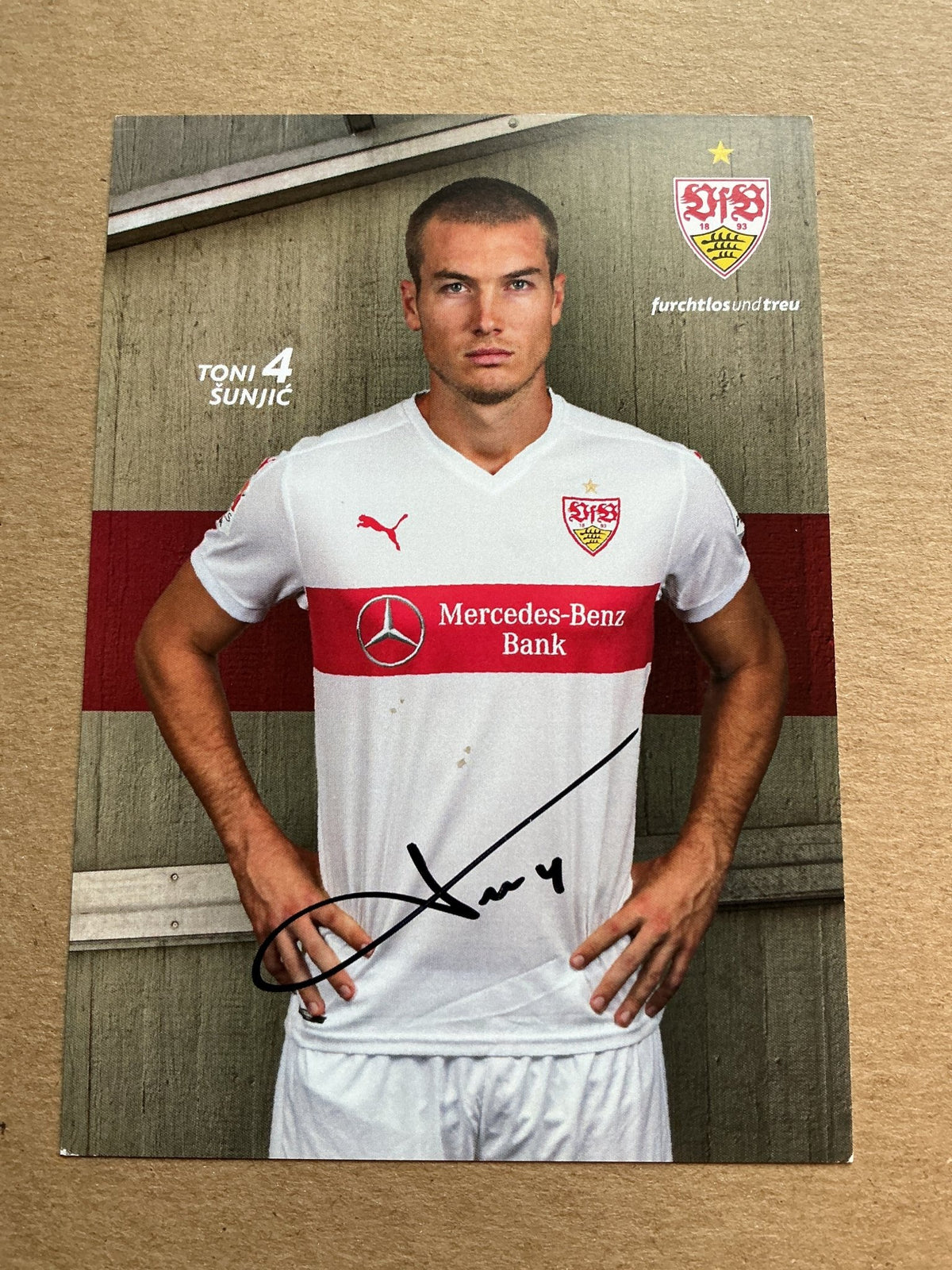Toni Šunjić, Bosnia 🇧🇦 VfB Stuttgart 2019/20 hand signed - Autographs-World