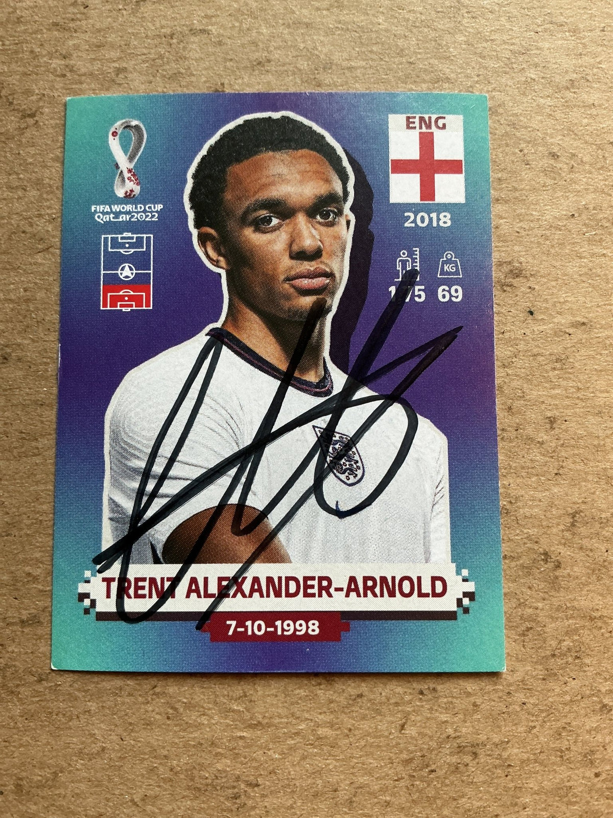 Trent Alexander-Arnold, England 🏴󠁧󠁢󠁥󠁮󠁧󠁿 FIFA World Cup 2022 Panini hand signed - Autographs-World