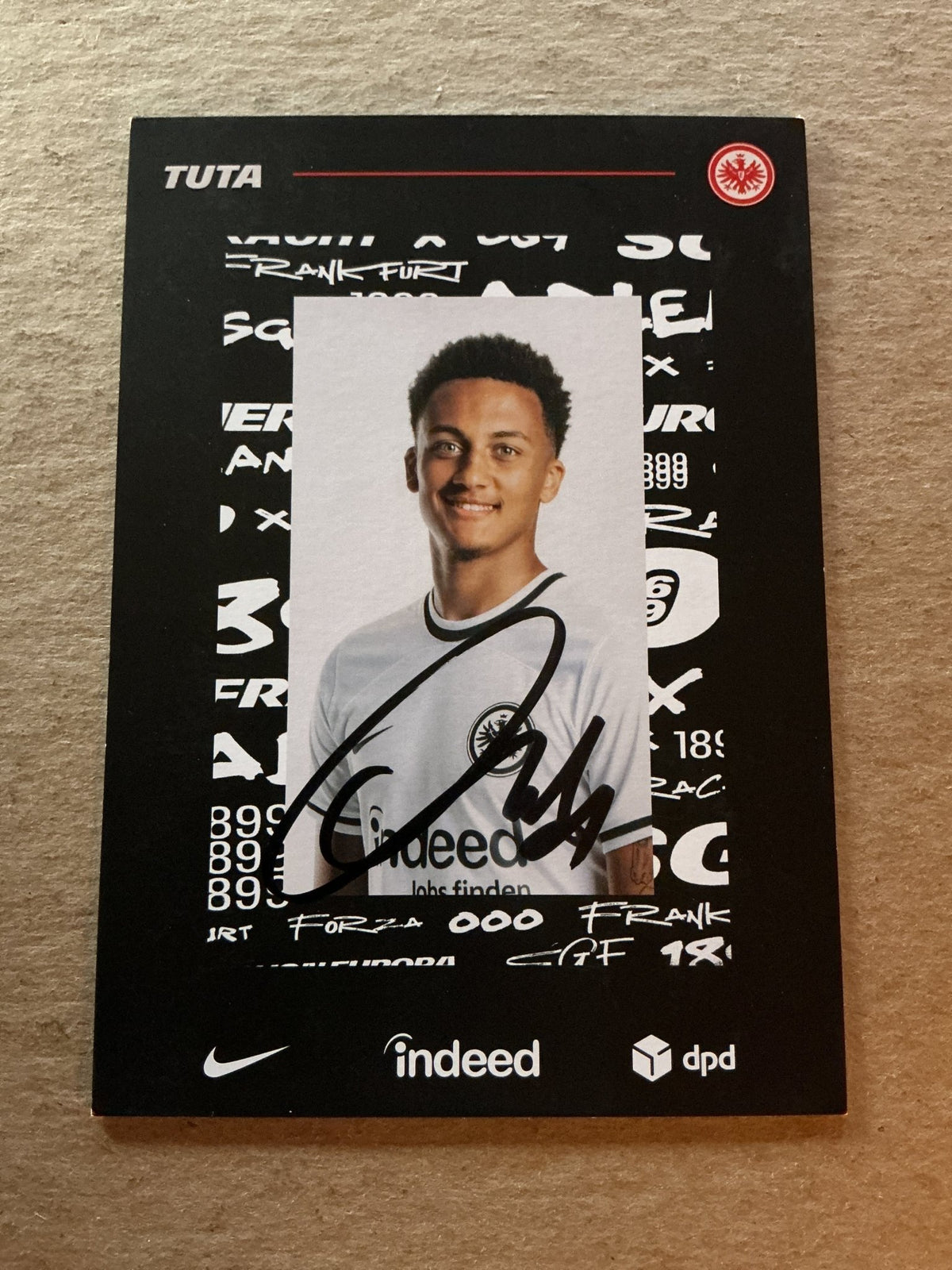 Tuta, Brazil 🇧🇷 Eintracht Frankfurt 2022/23 hand signed - Autographs-World
