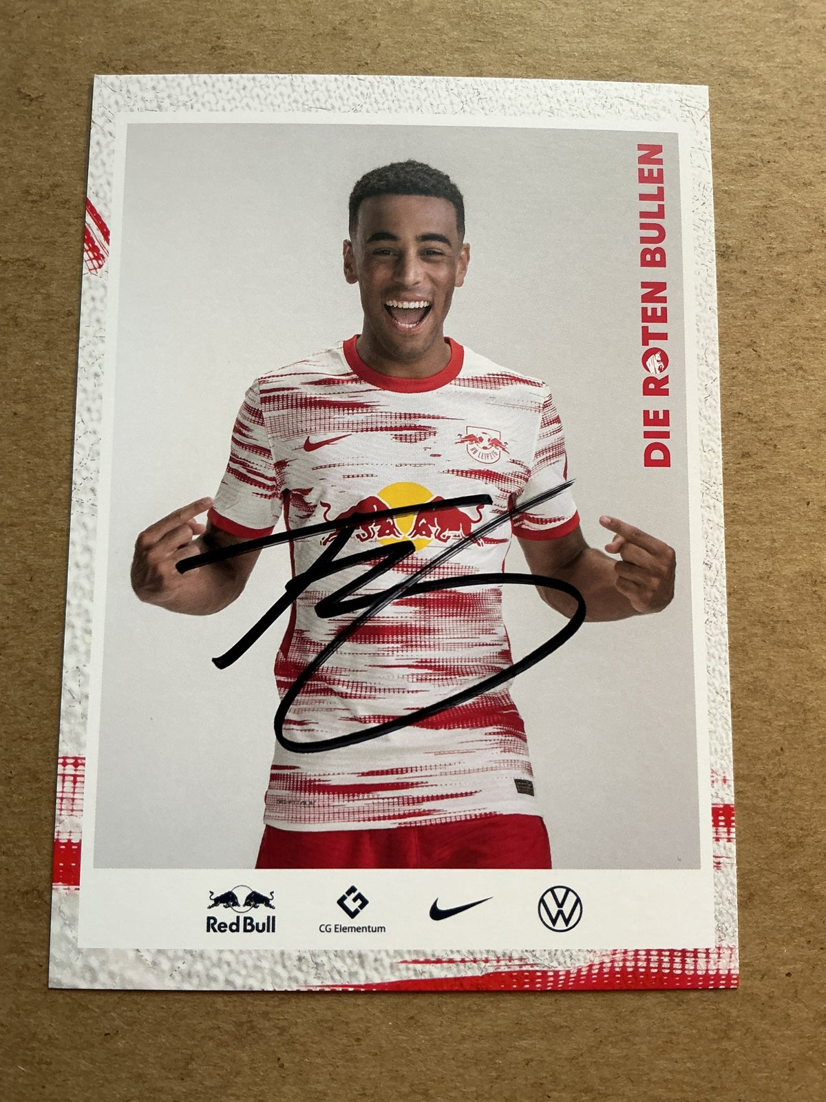 Tyler Adams, USA 🇺🇸 RB Leipzig 2021/22 hand signed - Autographs-World