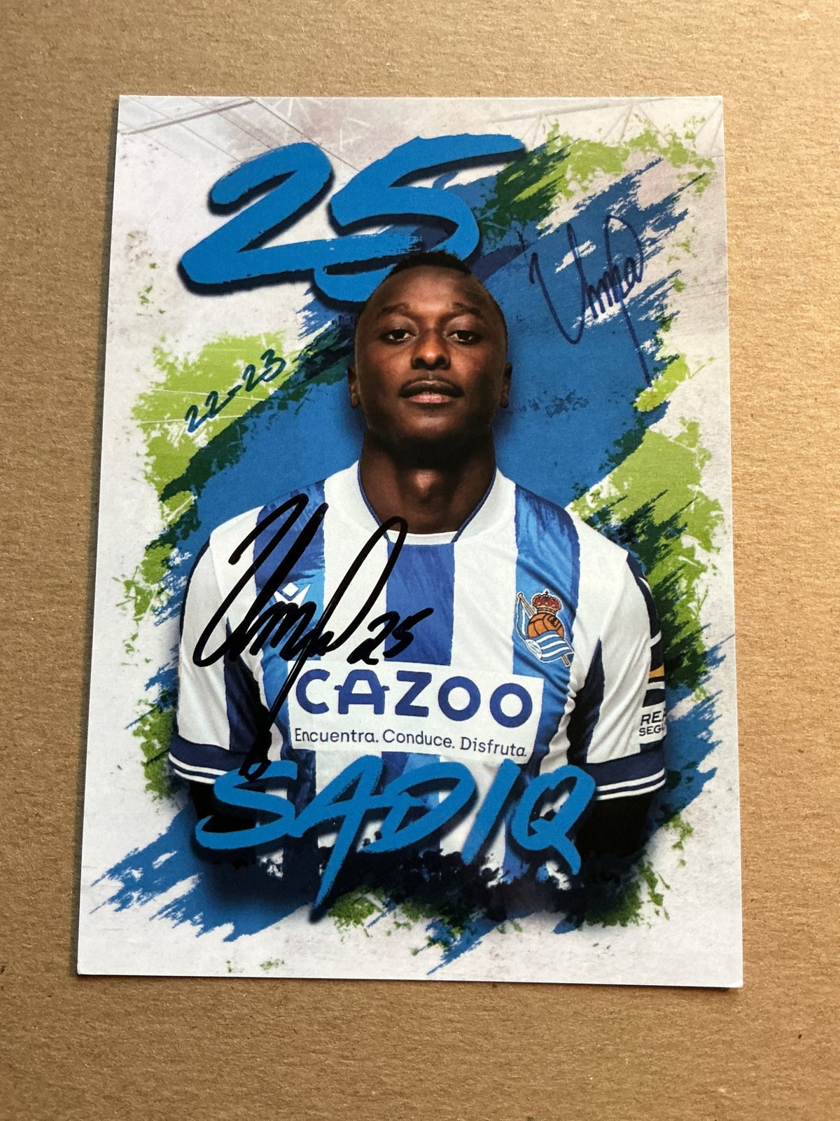 Umar Sadiq, Nigeria 🇳🇬 Real Sociedad 2022/23 hand signed - Autographs-World