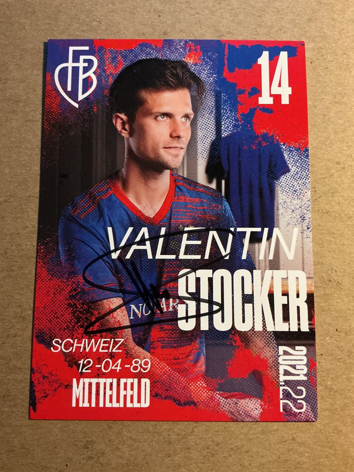 Valentin Stocker, Switzerland 🇨🇭 FC Basel 2021/22 hand signed - Autographs-World