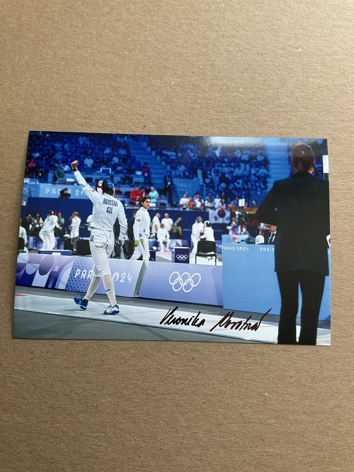 Veronika Novotna, Czech Republic 🇨🇿 Pentathlon Summer Olympics 2024 hand signed - Autographs-World