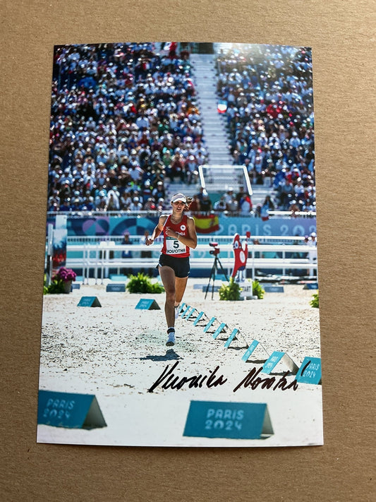 Veronika Novotna, Czech Republic 🇨🇿 Pentathlon Summer Olympics 2024 hand signed - Autographs-World